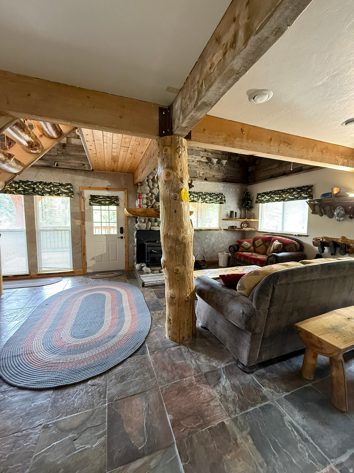 ARGYLE CANYON - Residential