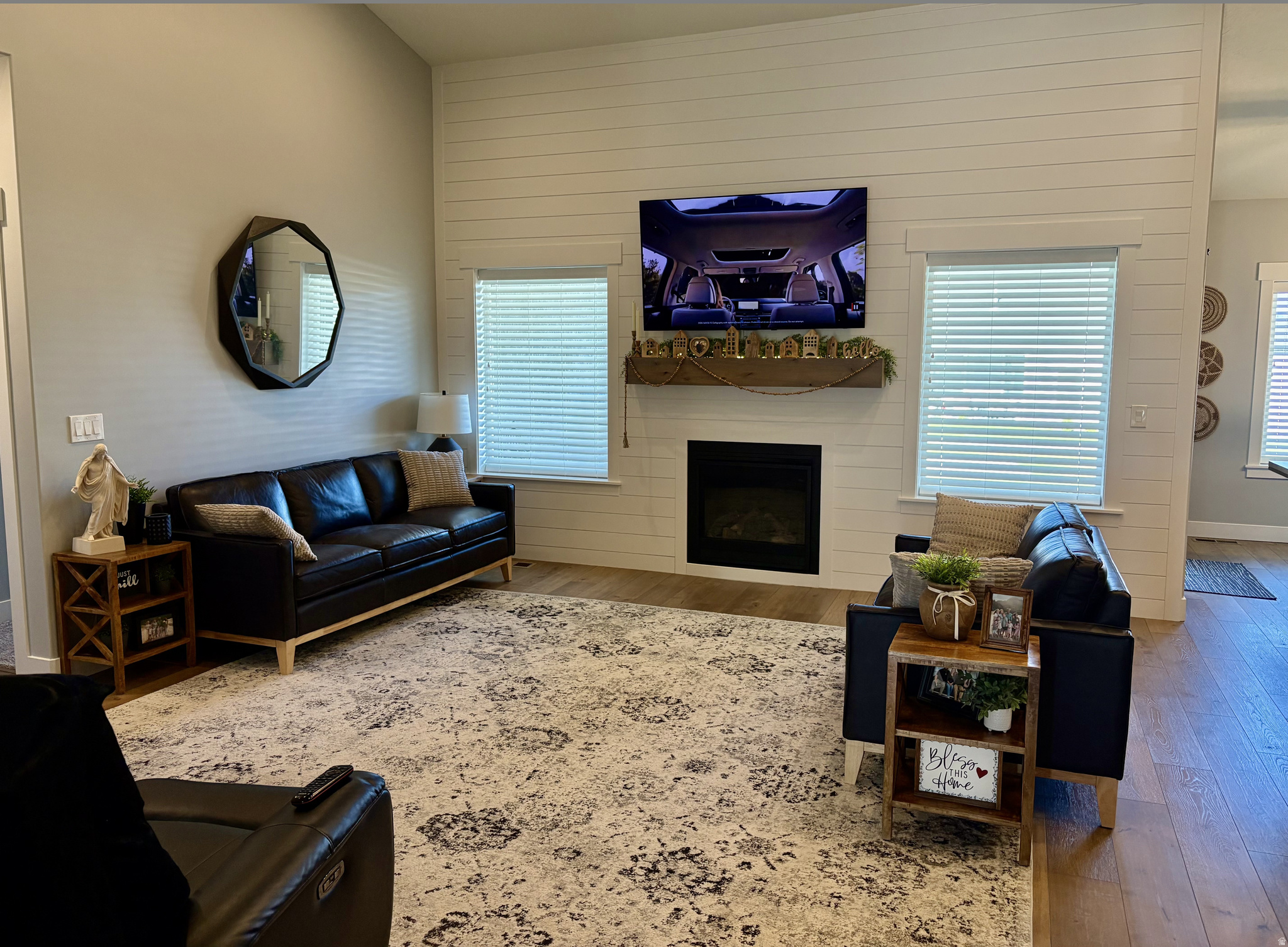 STARHAVEN VILLAS - Residential