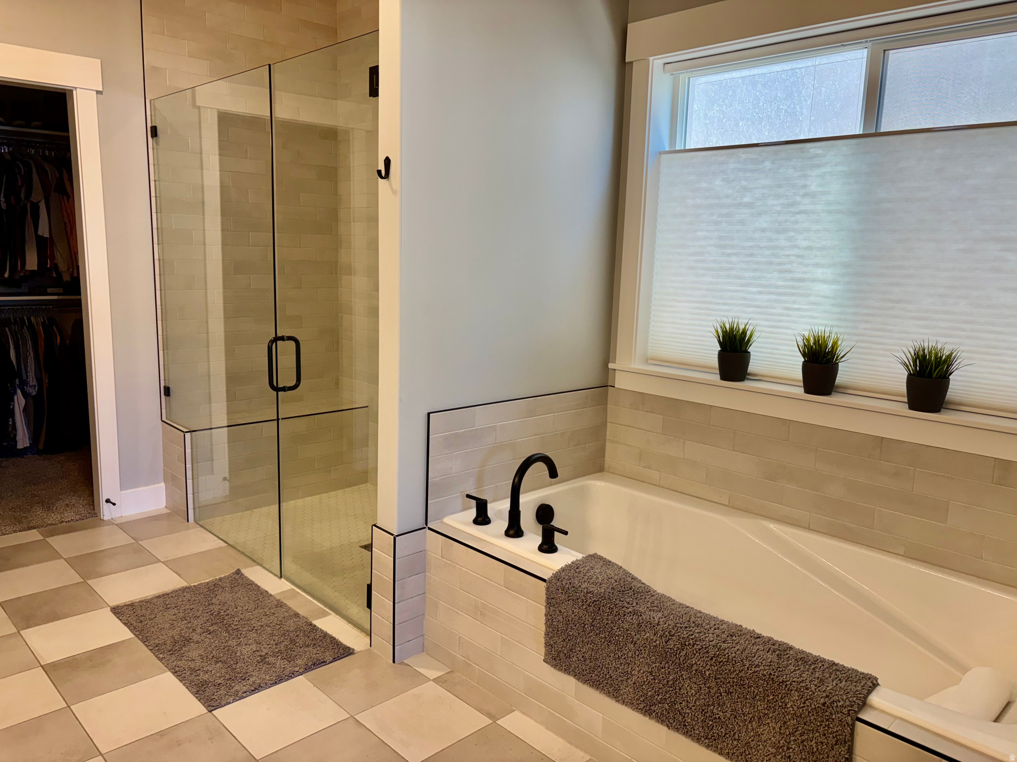 STARHAVEN VILLAS - Residential