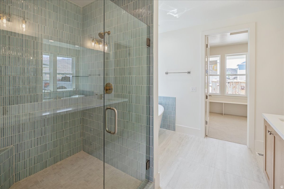 BEACON POINTE - Residential
