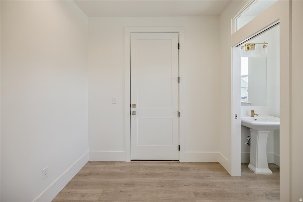 BEACON POINTE - Residential