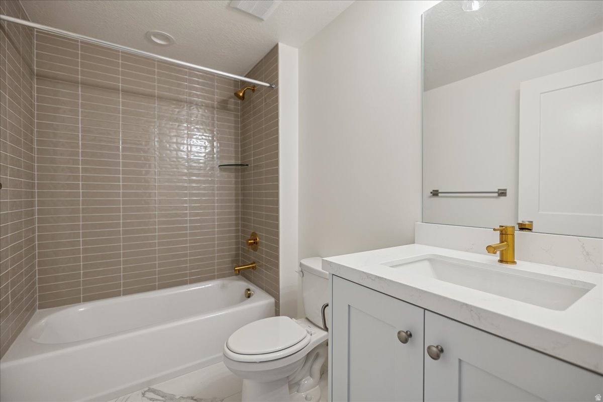 BEACON POINTE - Residential