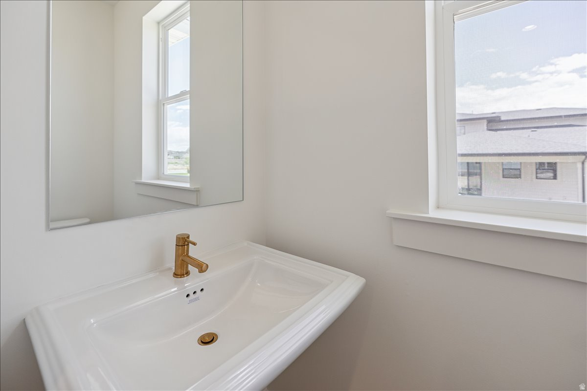 BEACON POINTE - Residential