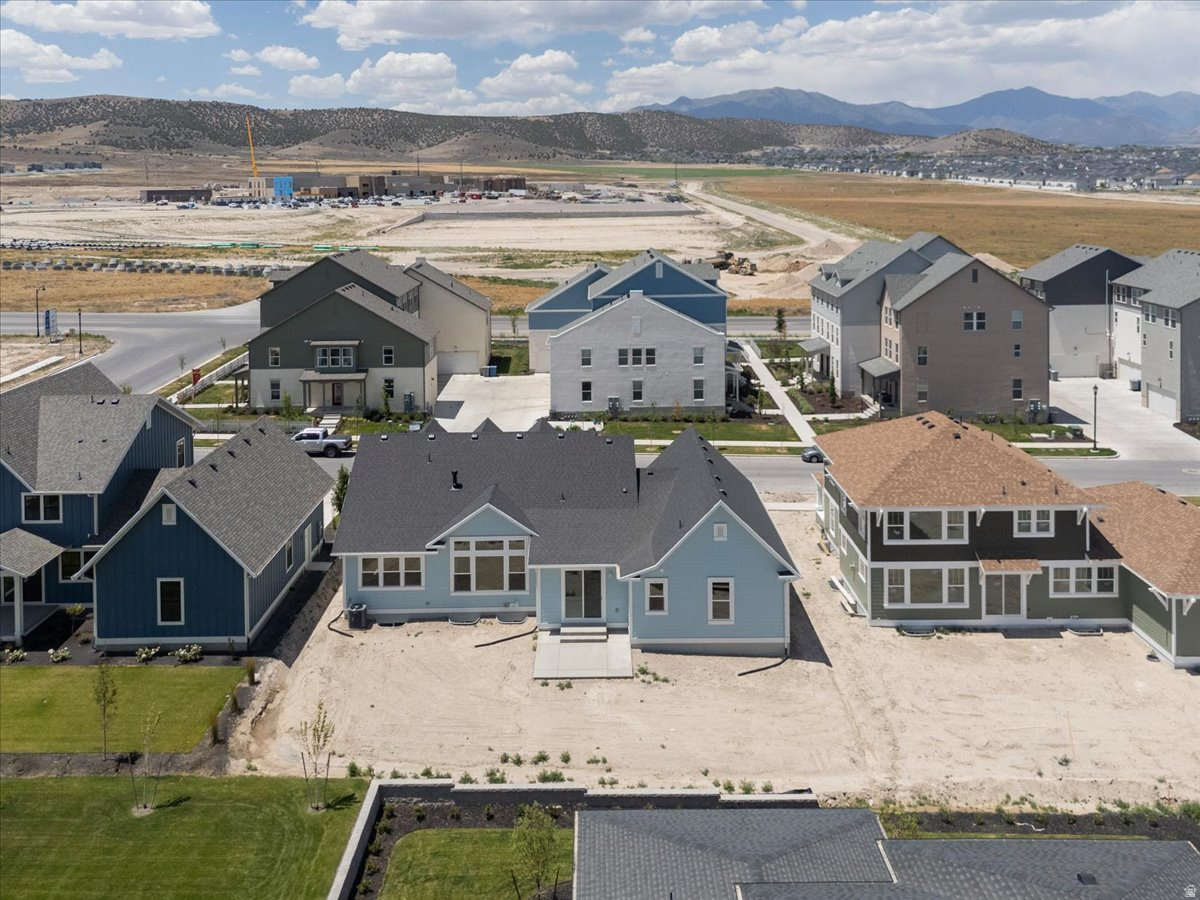 BEACON POINTE - Residential