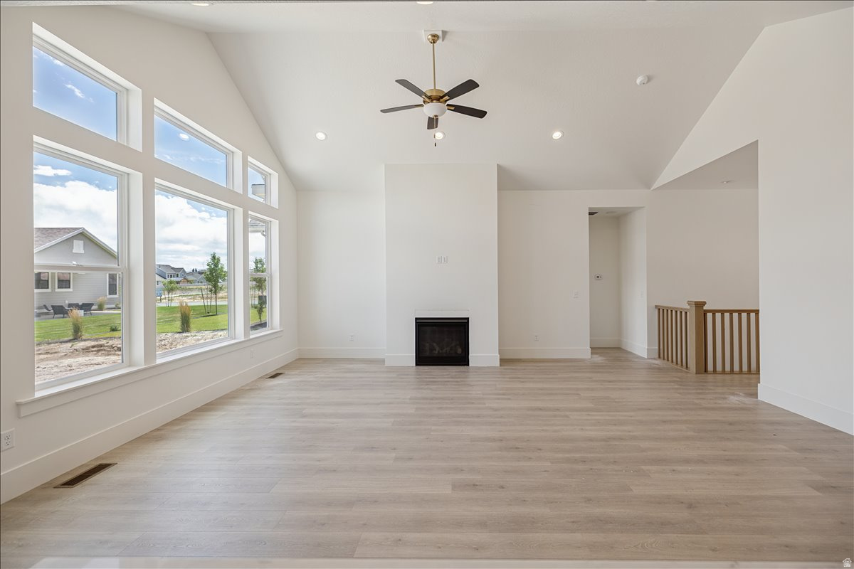 BEACON POINTE - Residential