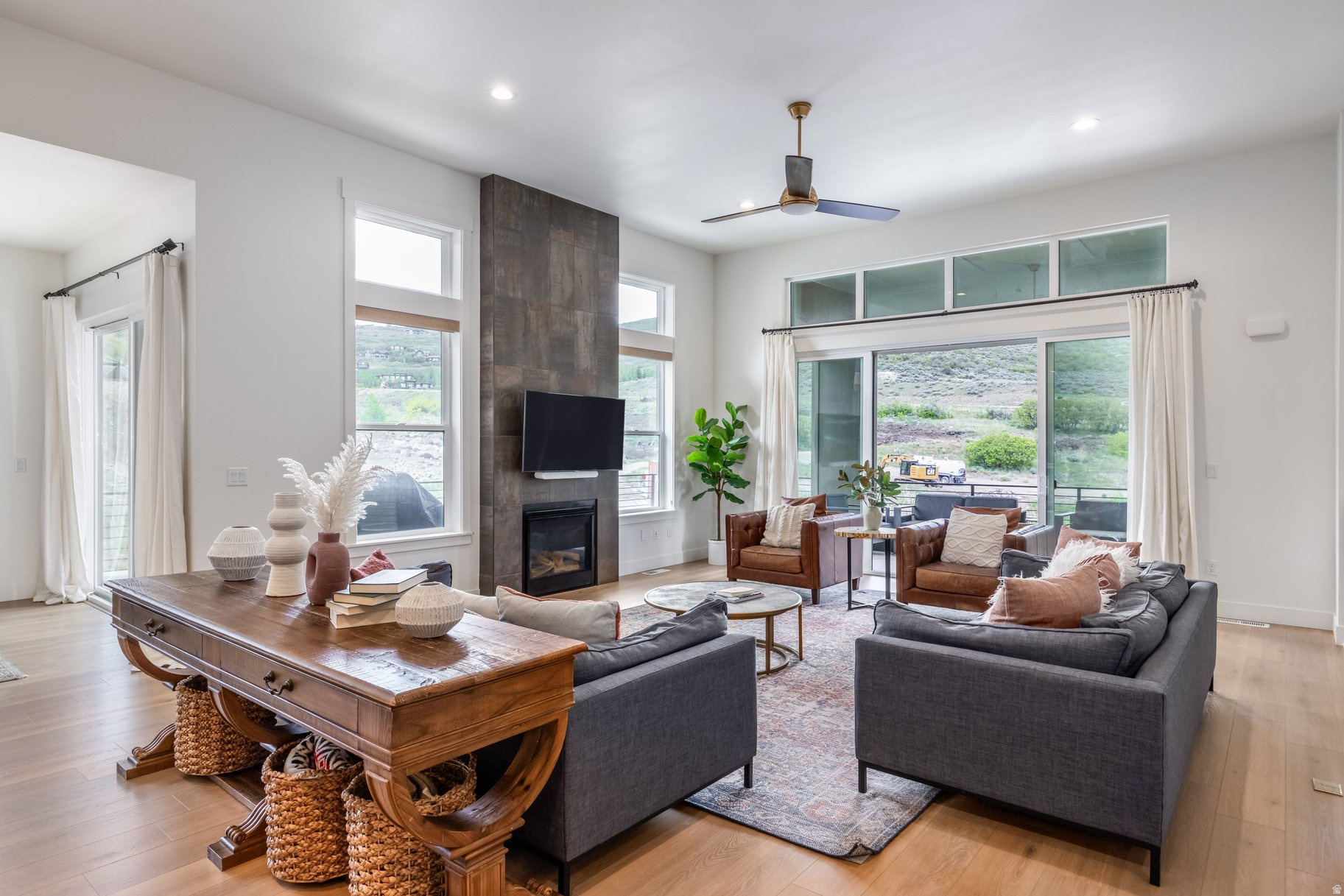 DEER SPRINGS - Residential