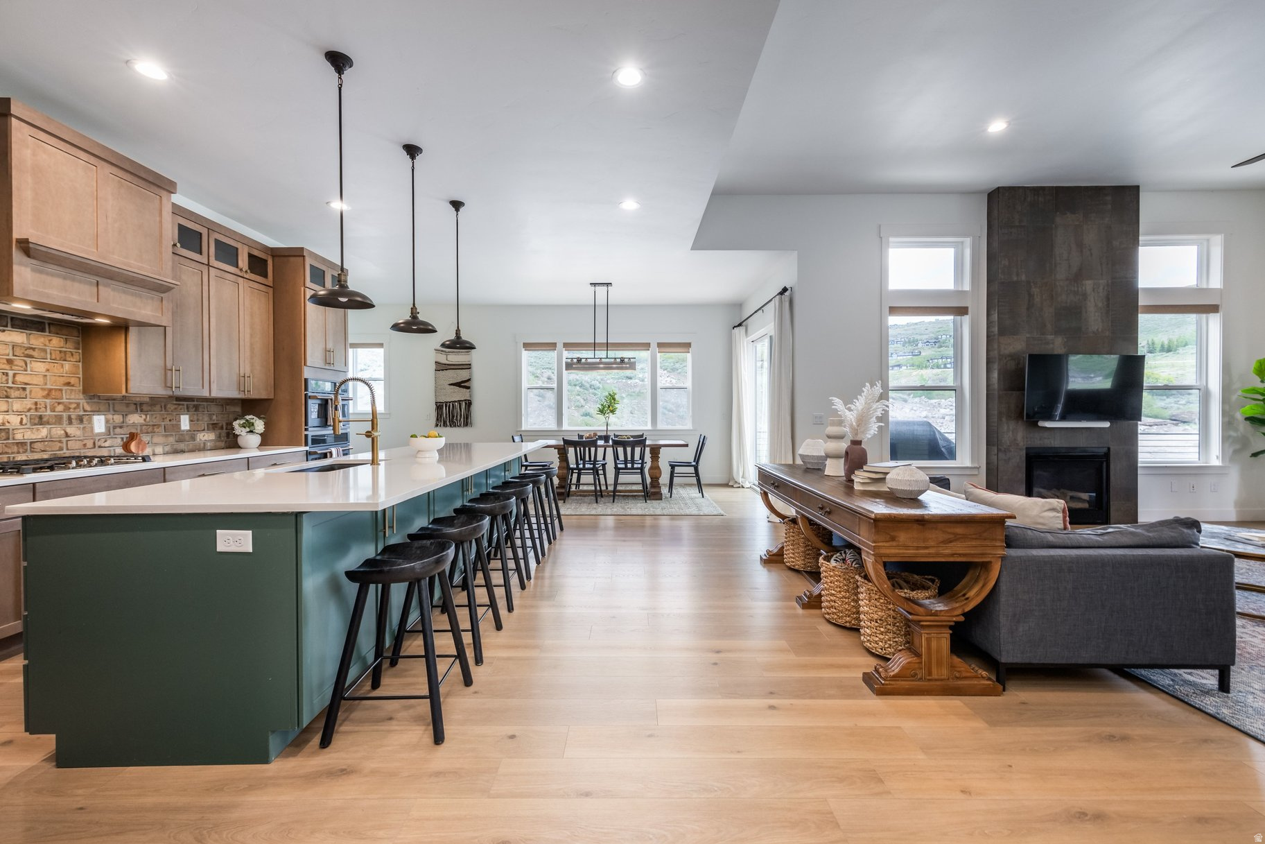 DEER SPRINGS - Residential