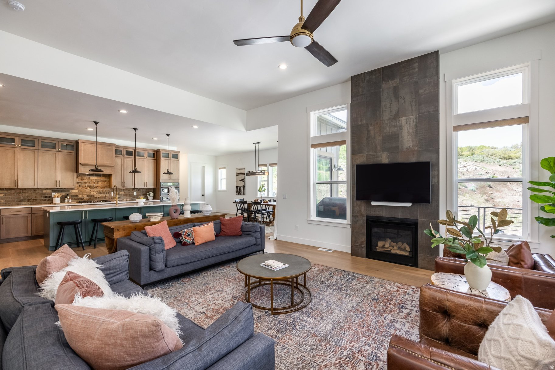 DEER SPRINGS - Residential