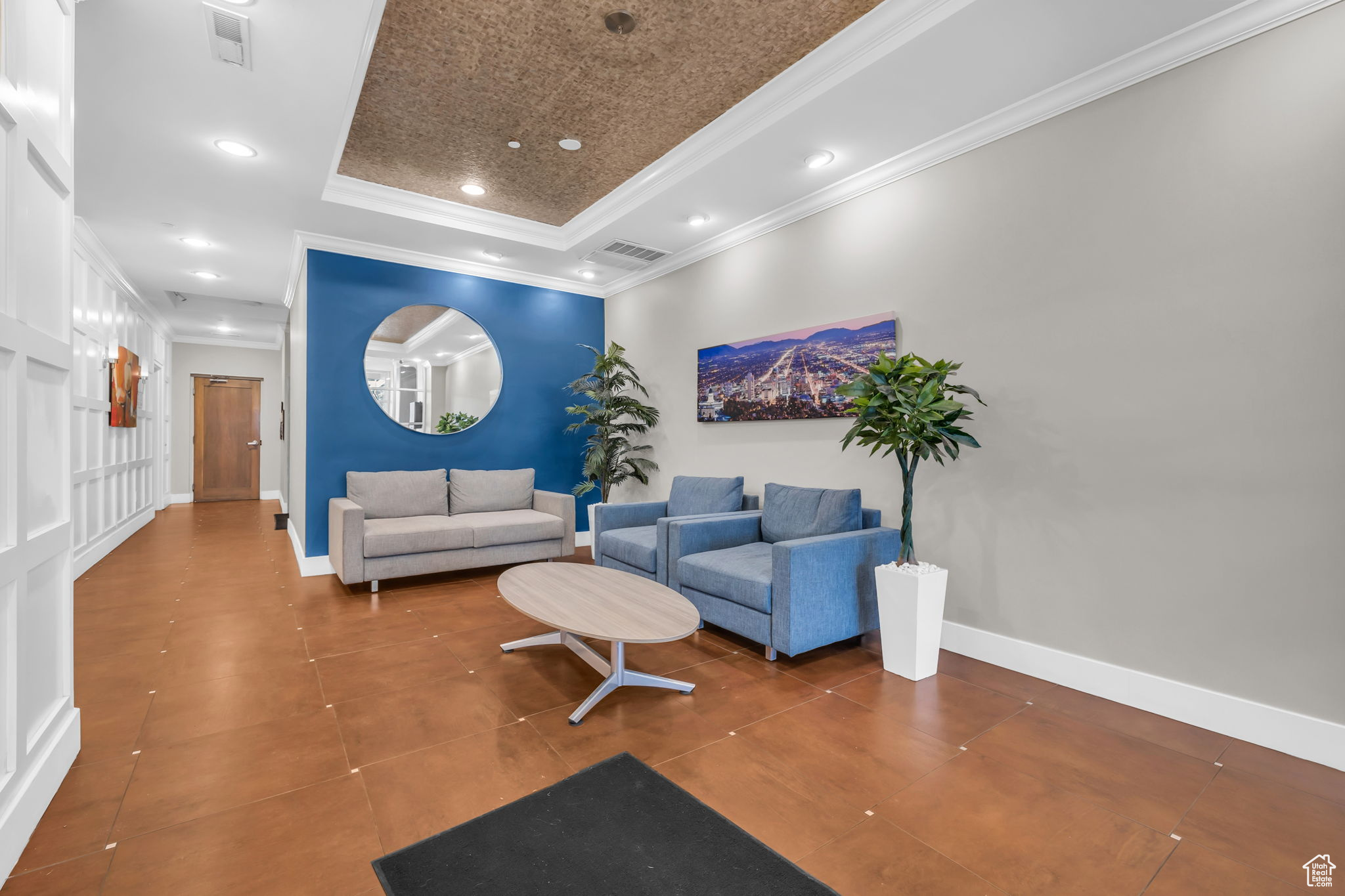 BROADWAY TOWER CONDO - Residential