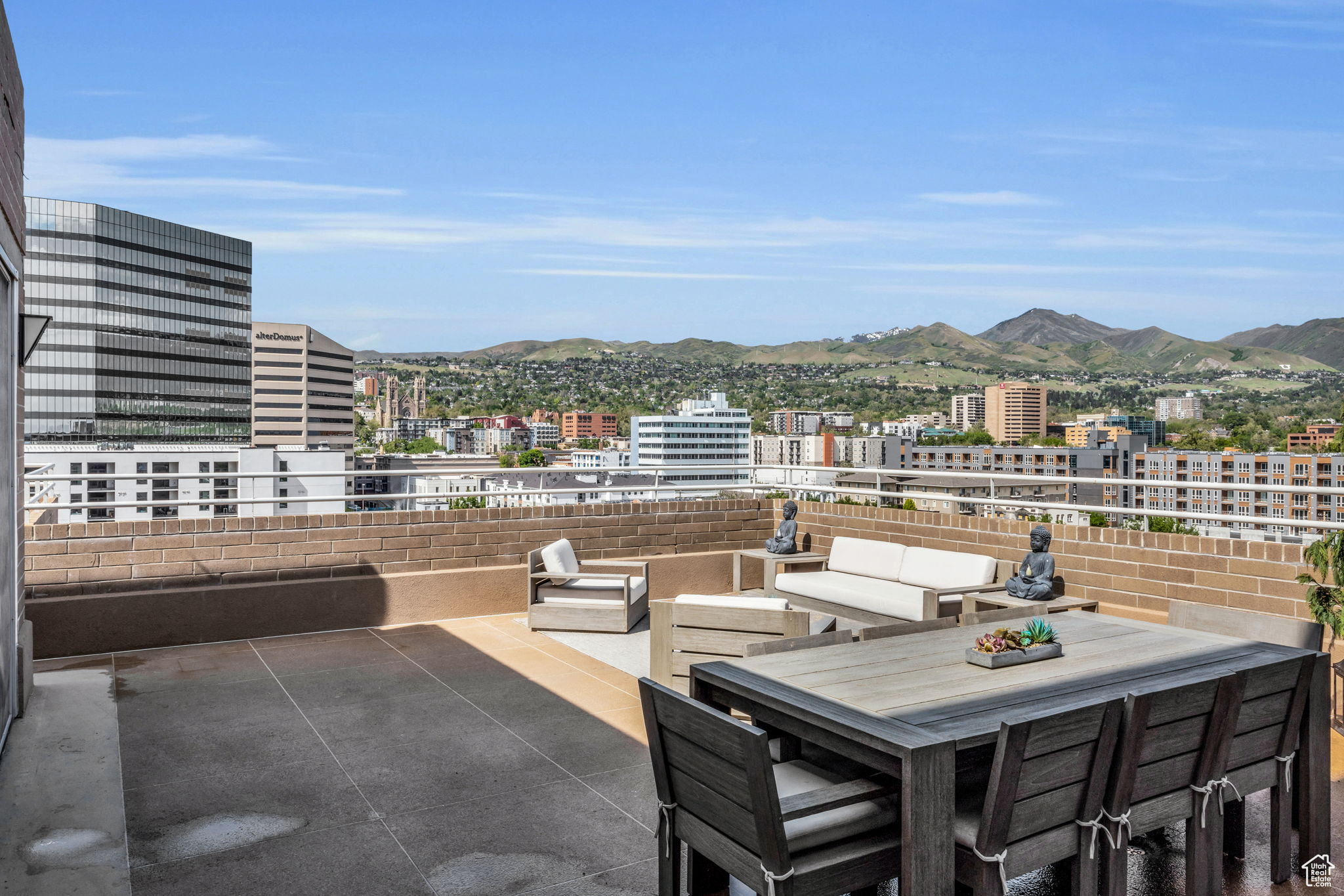 BROADWAY TOWER CONDO - Residential