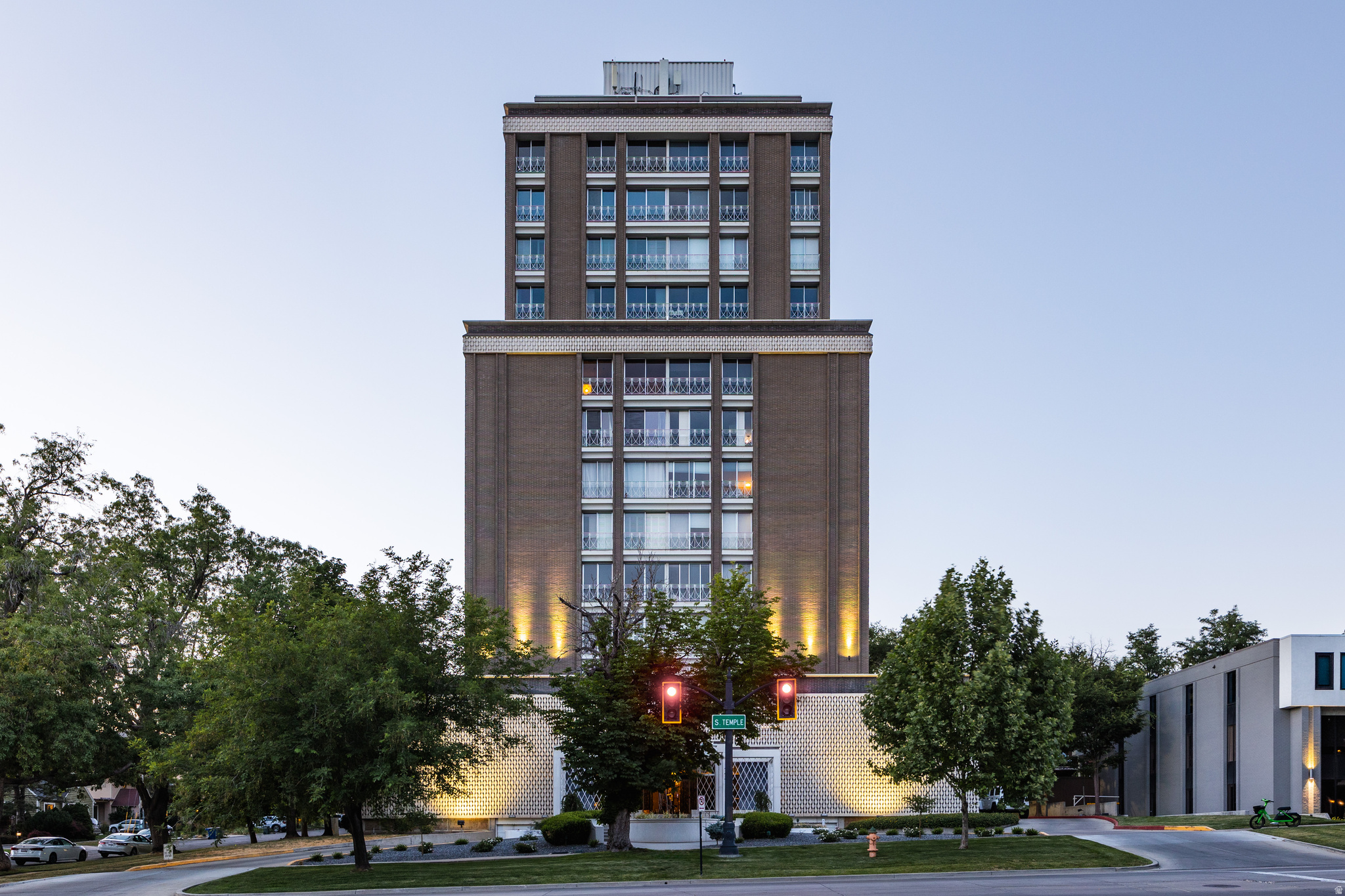 BONNEVILLE TOWER - Residential