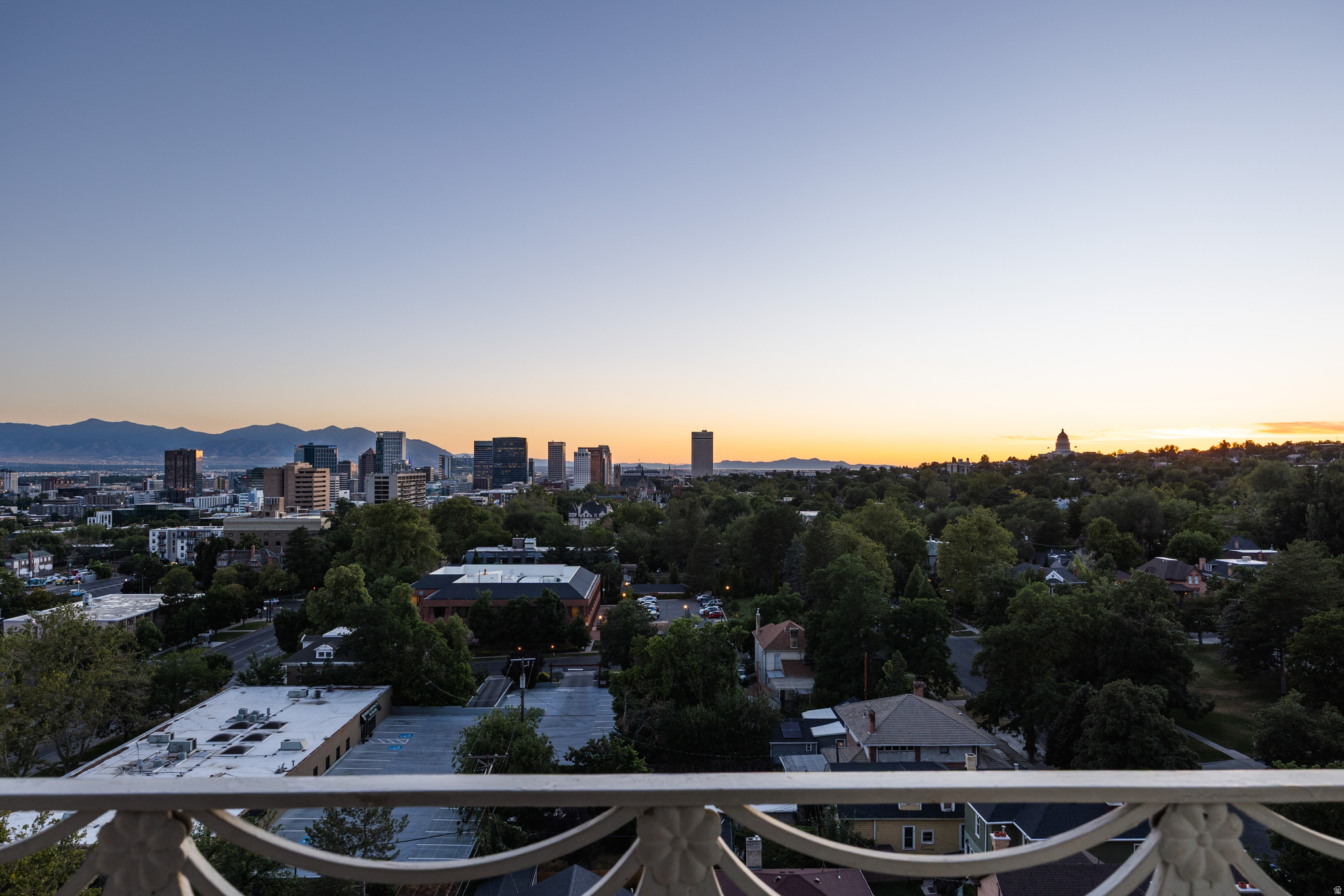 BONNEVILLE TOWER - Residential