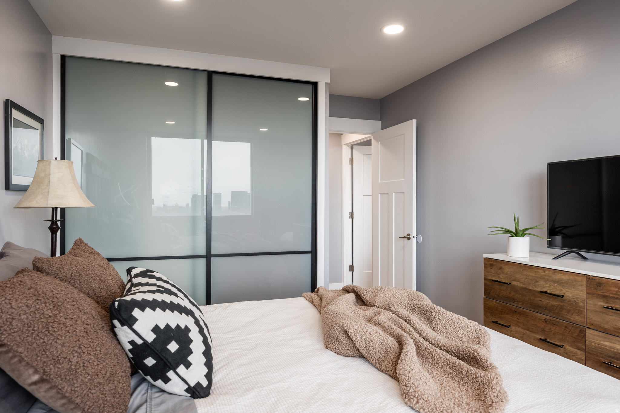 BONNEVILLE TOWER - Residential