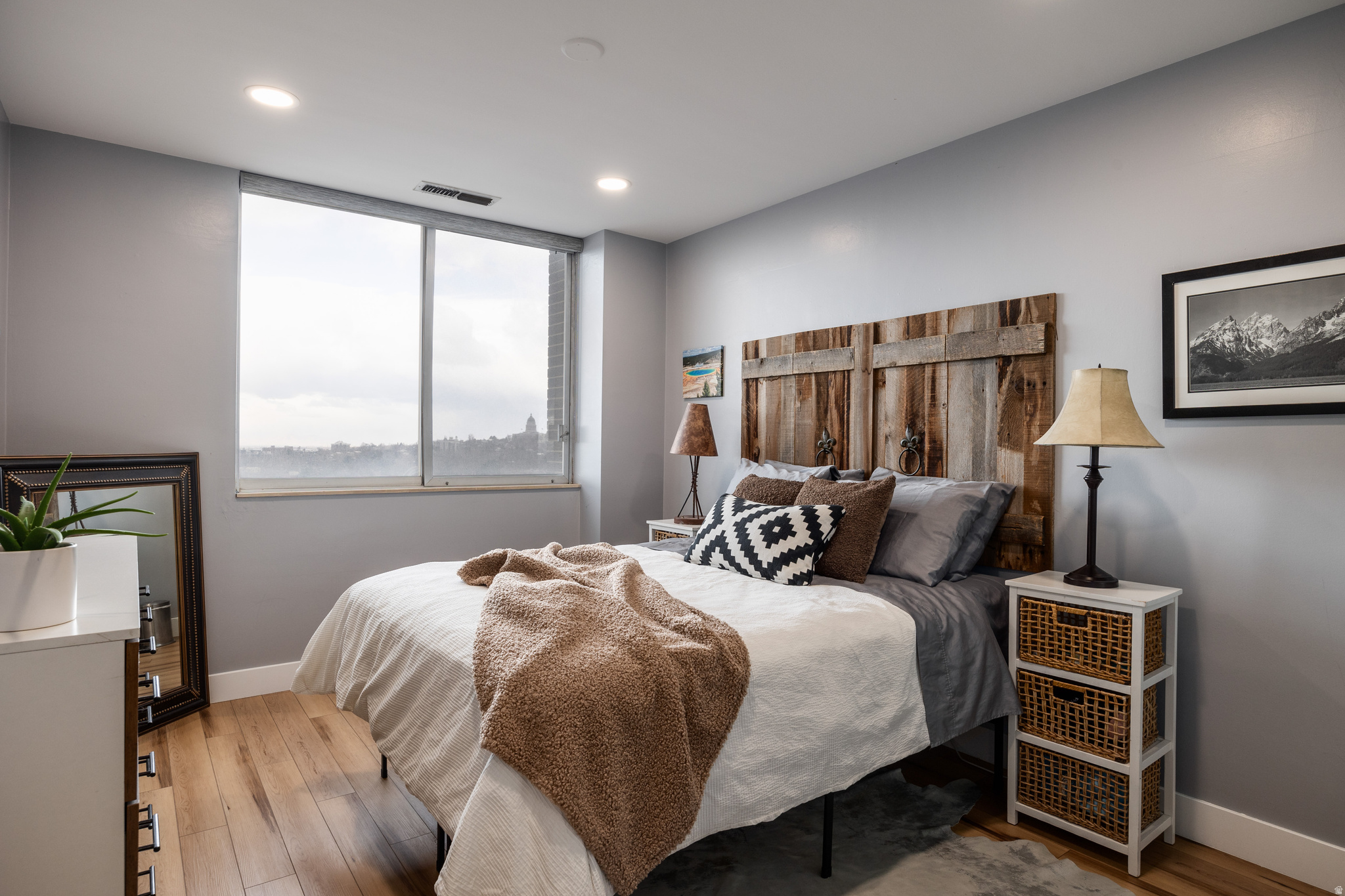 BONNEVILLE TOWER - Residential