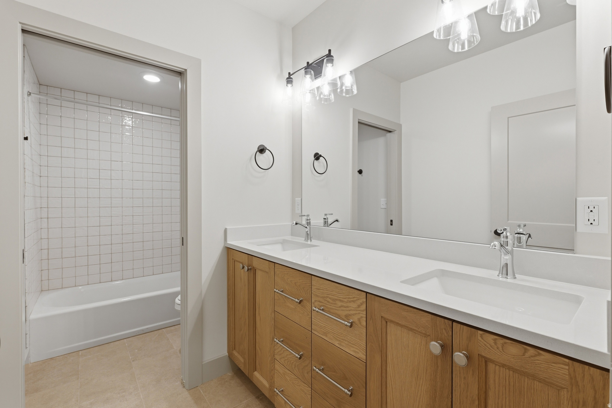 BEACON POINTE - Residential