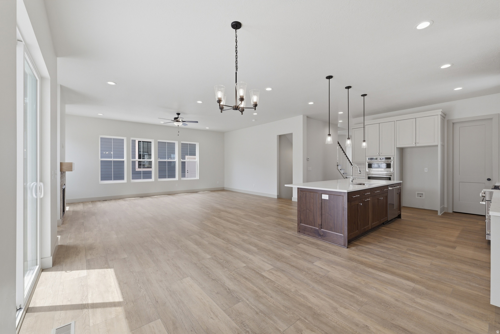 BEACON POINTE - Residential