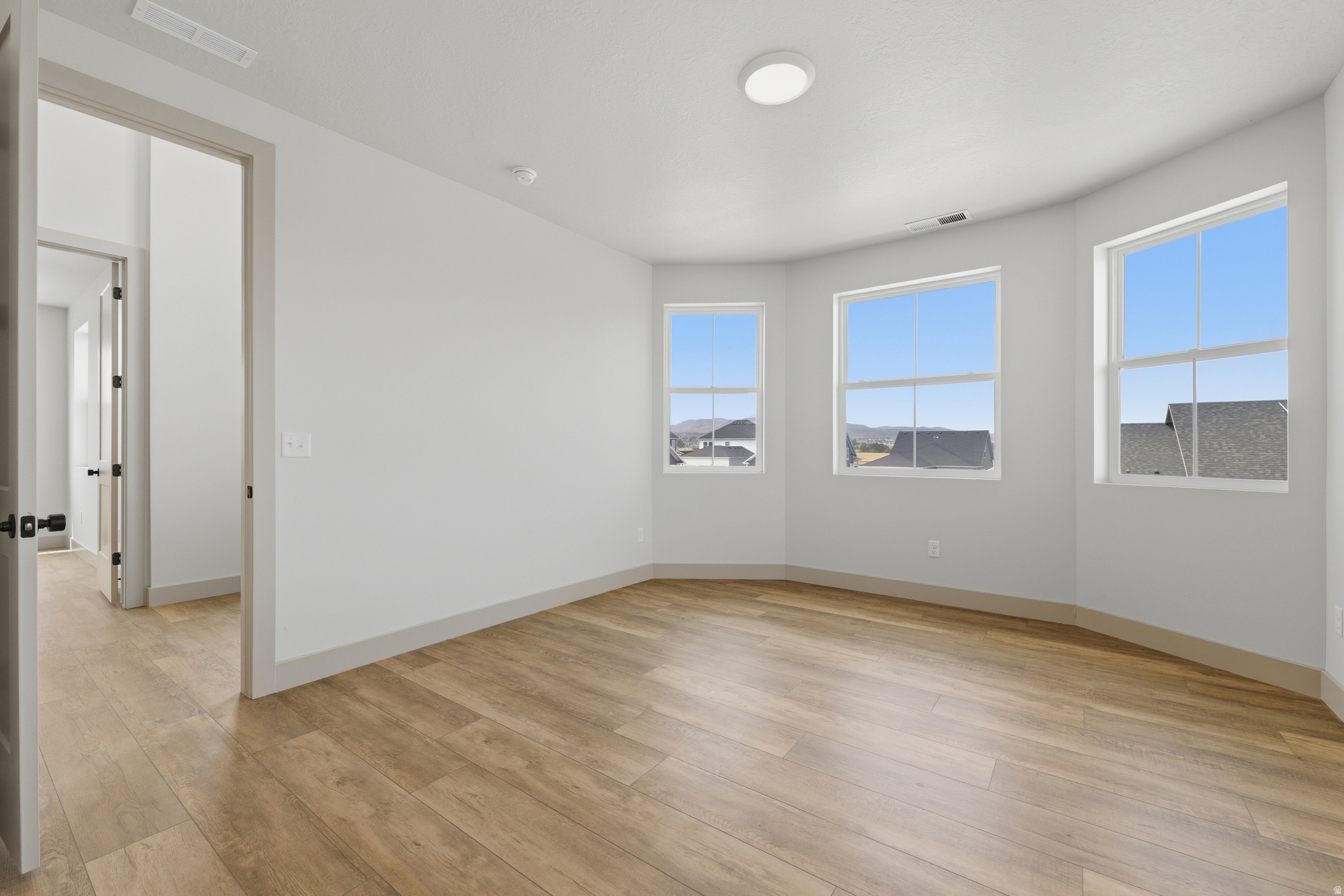 BEACON POINTE - Residential