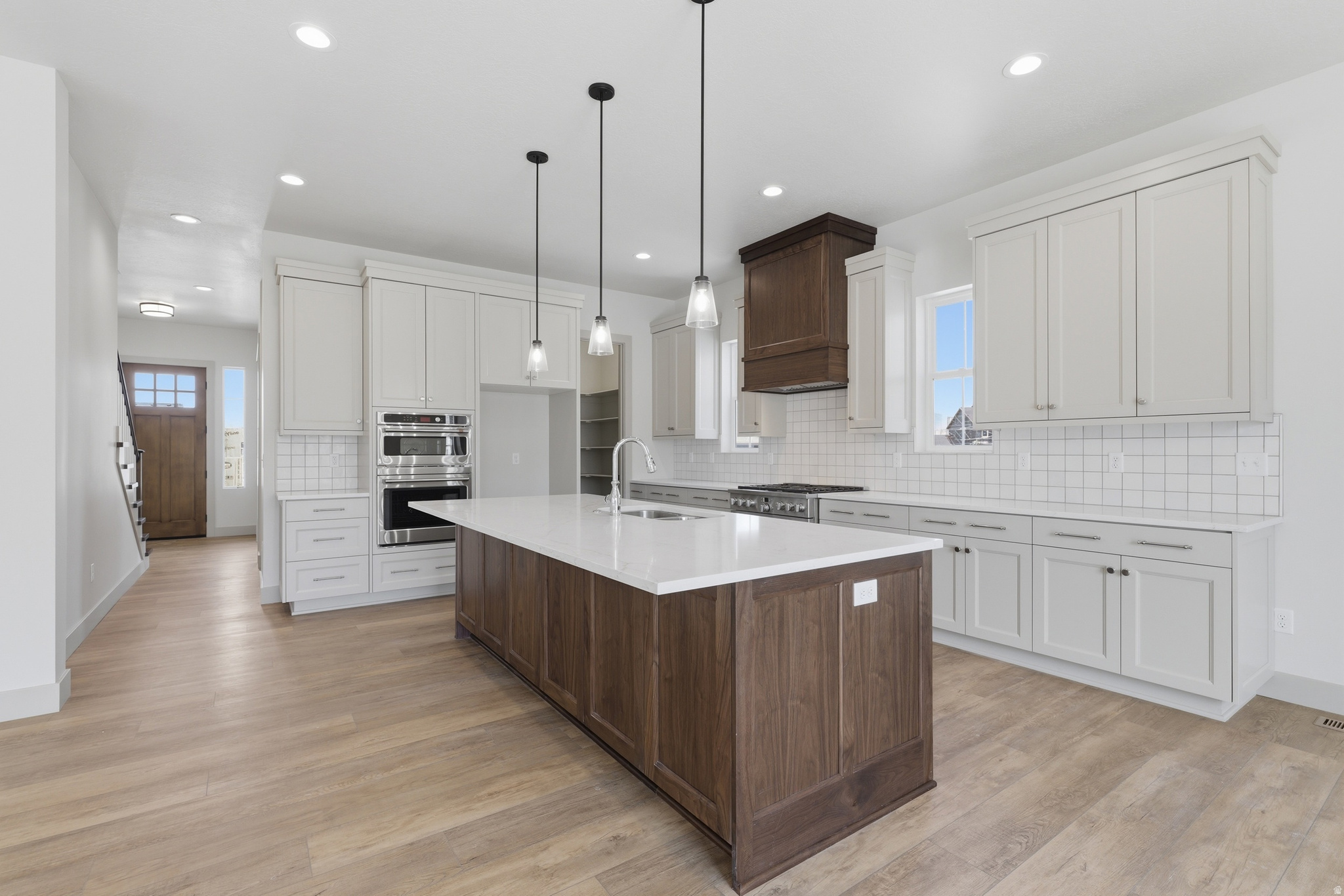 BEACON POINTE - Residential