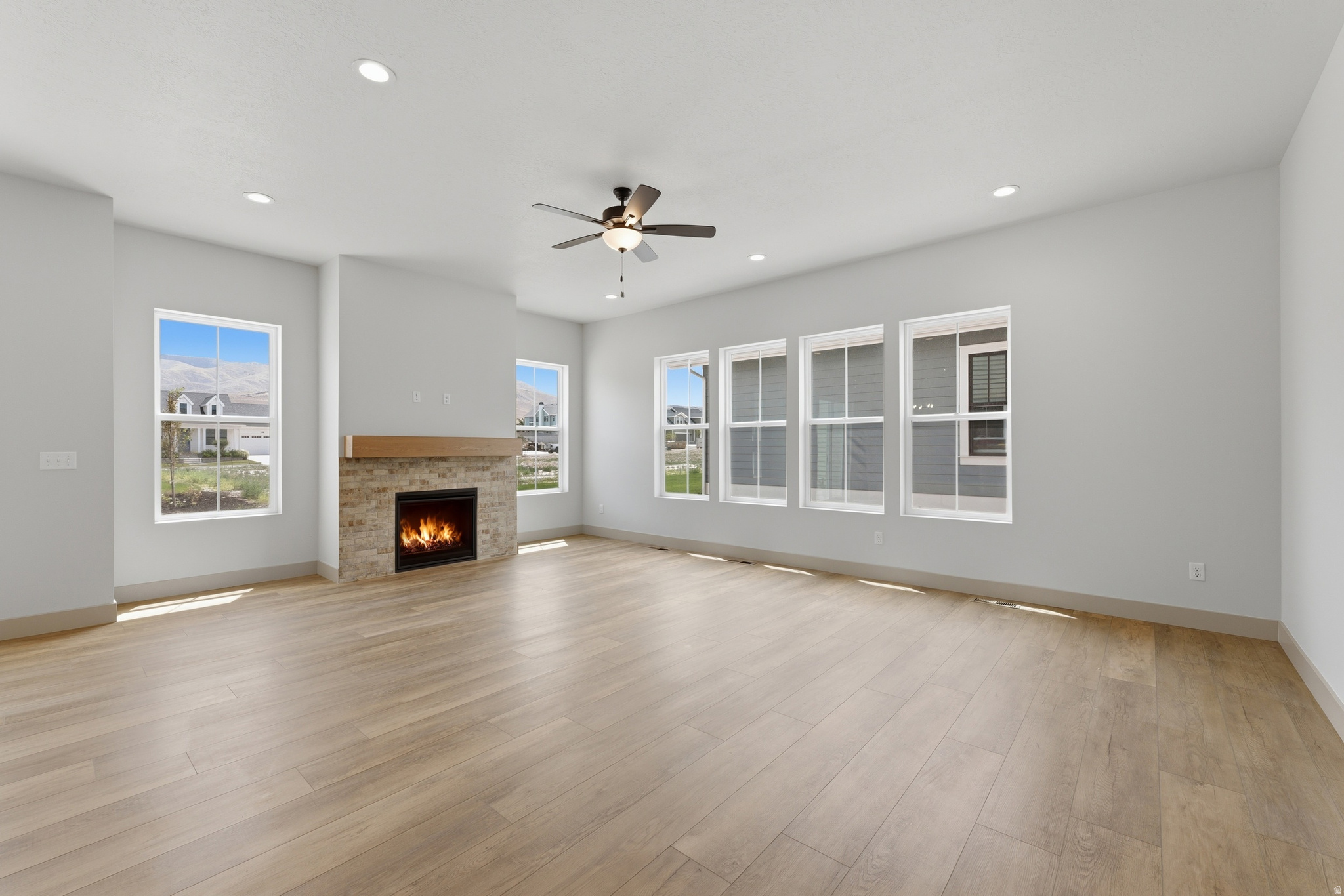 BEACON POINTE - Residential