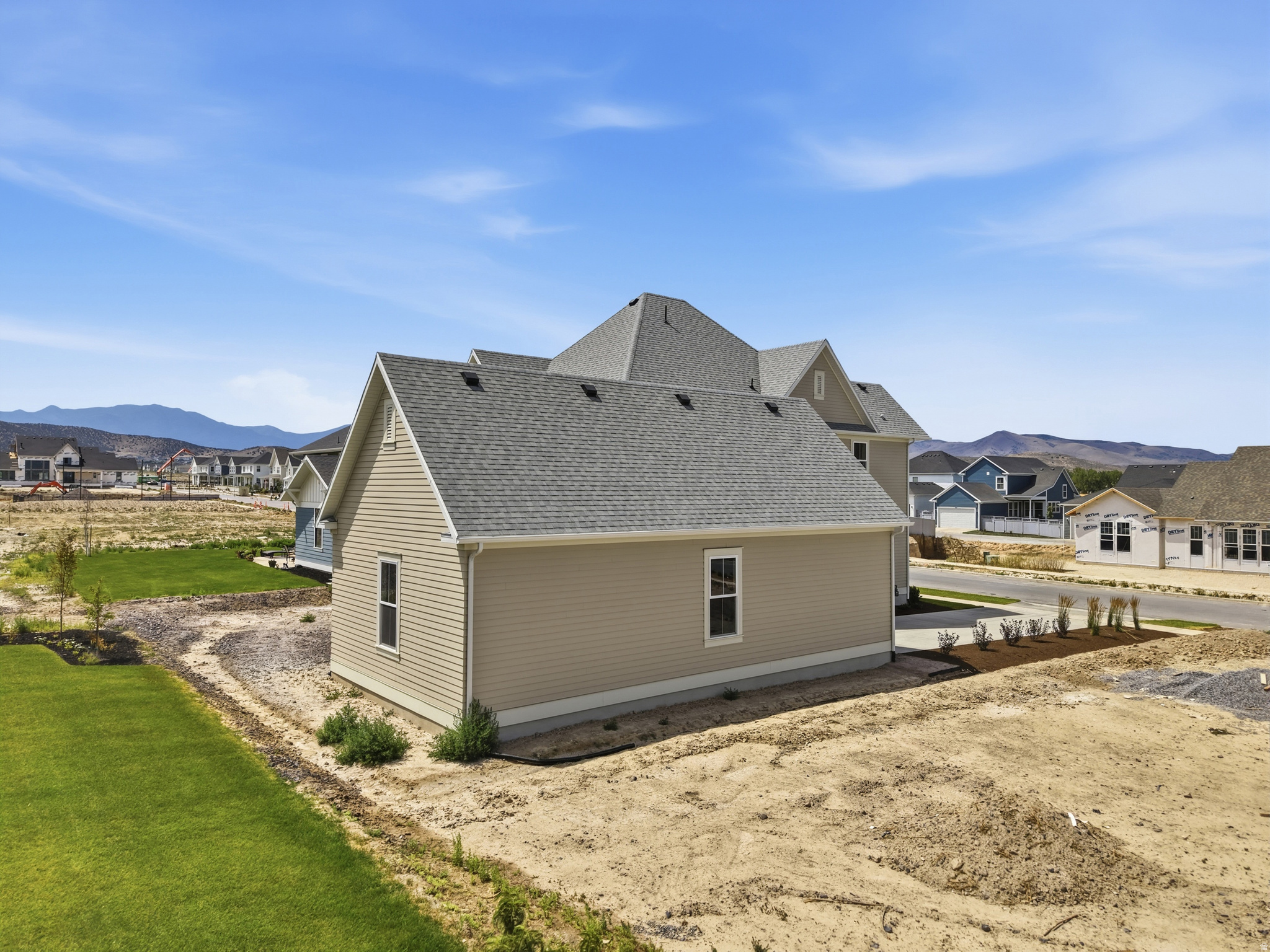 BEACON POINTE - Residential