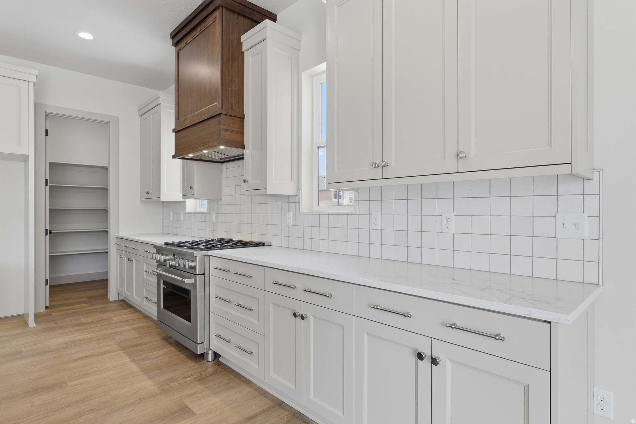 BEACON POINTE - Residential