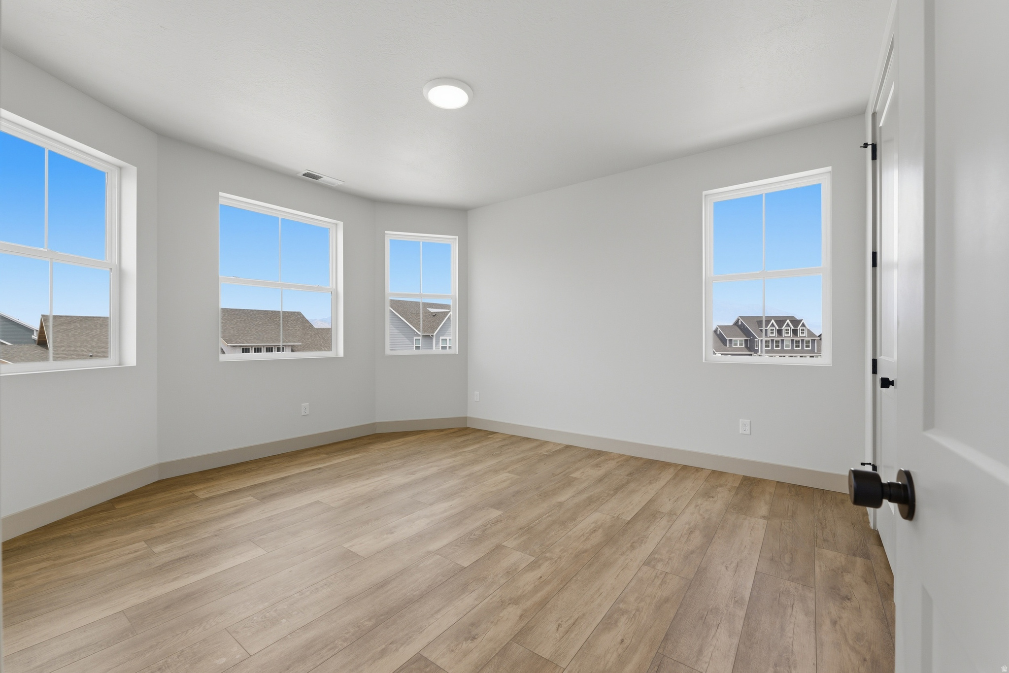 BEACON POINTE - Residential