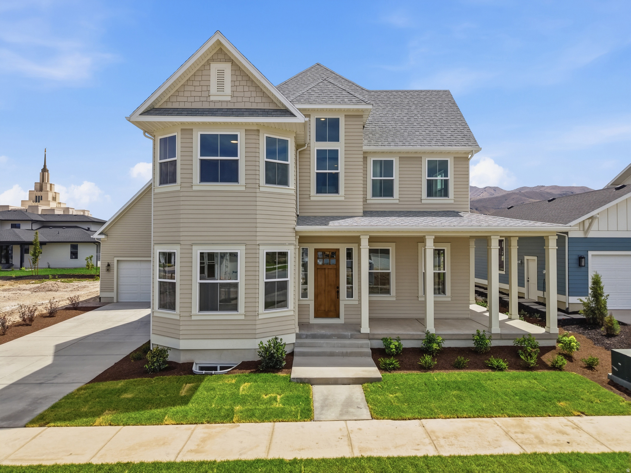 BEACON POINTE - Residential