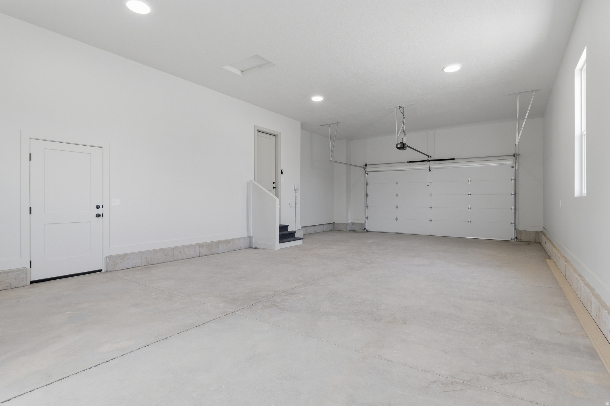 BEACON POINTE - Residential