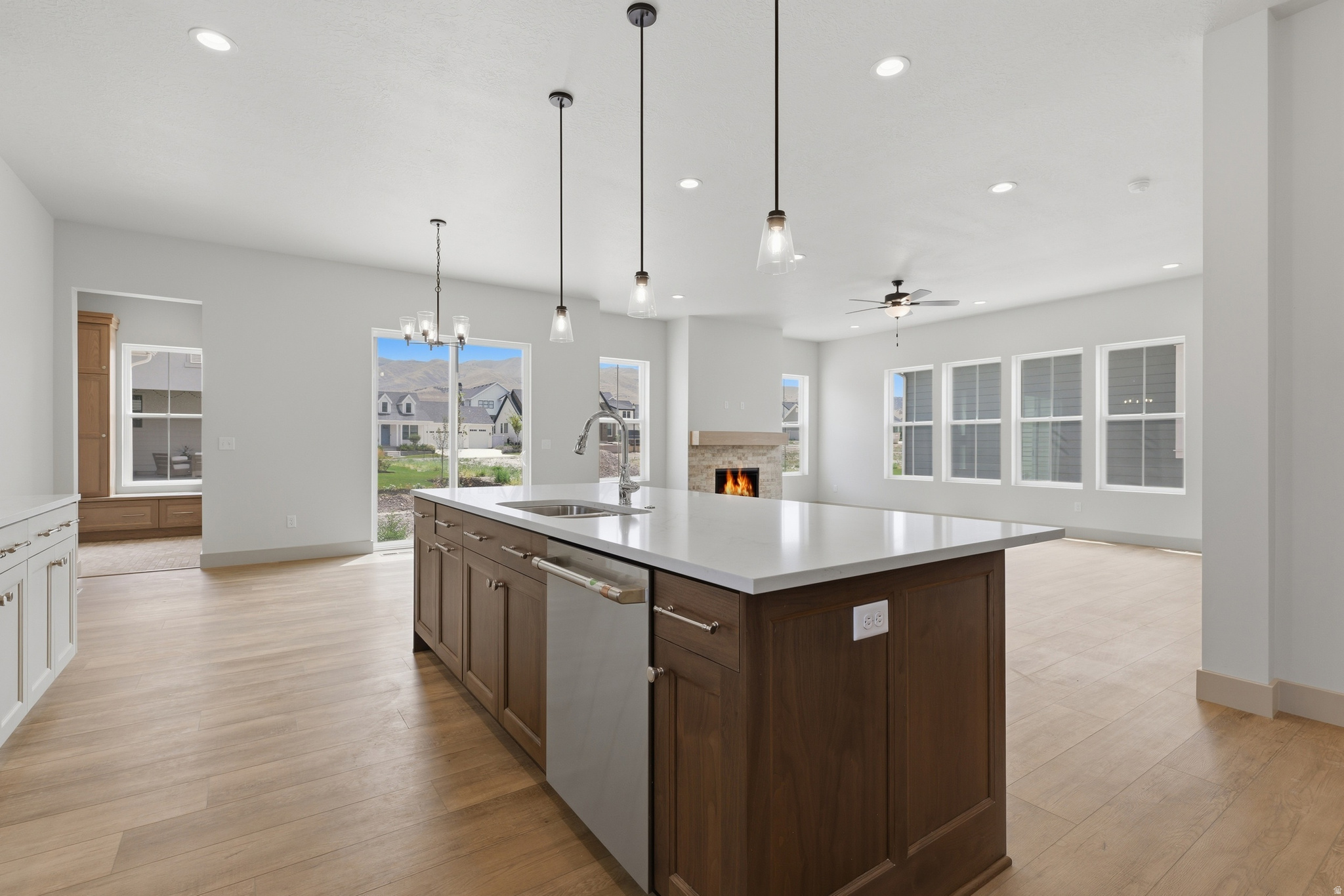 BEACON POINTE - Residential