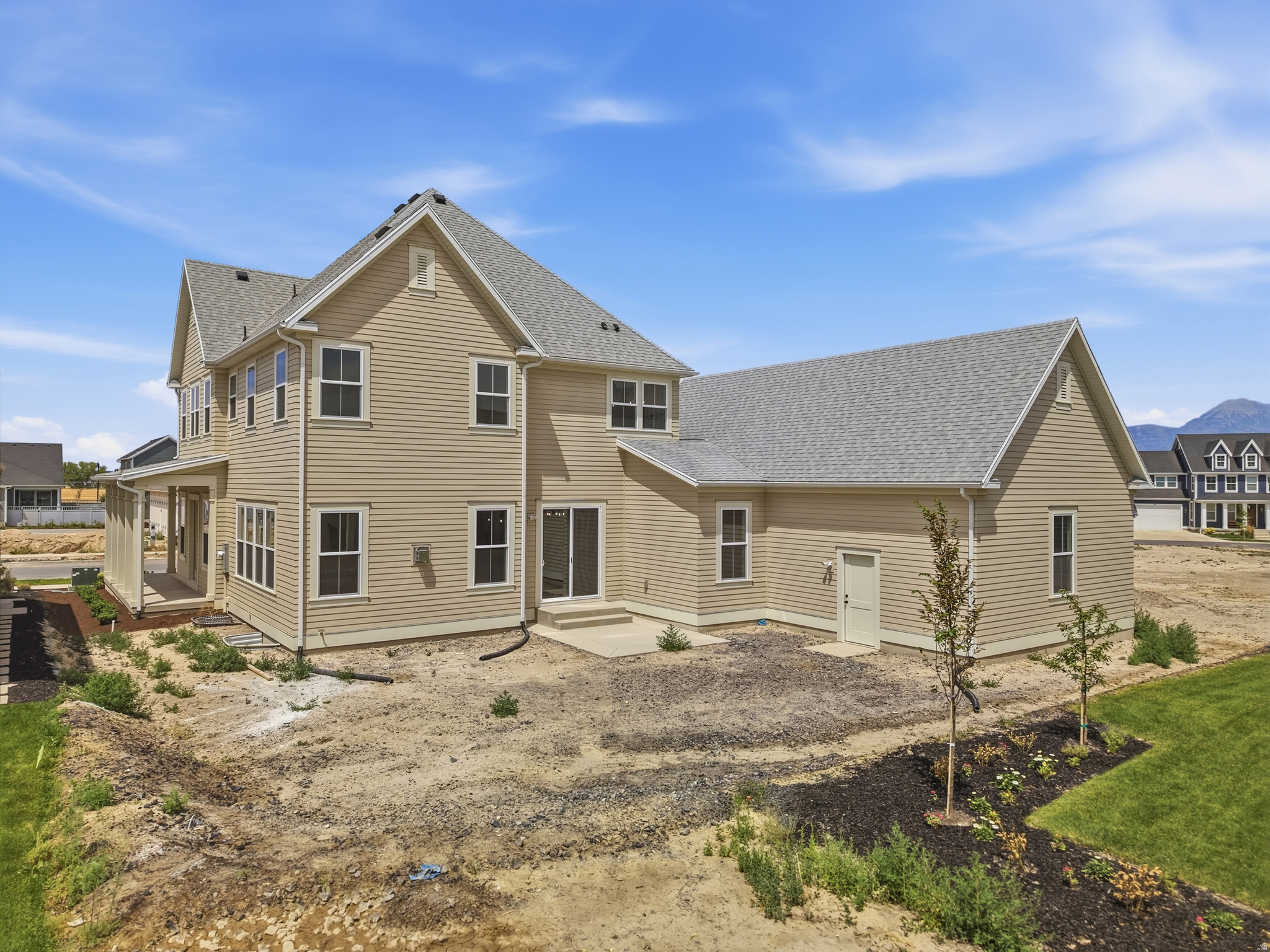 BEACON POINTE - Residential