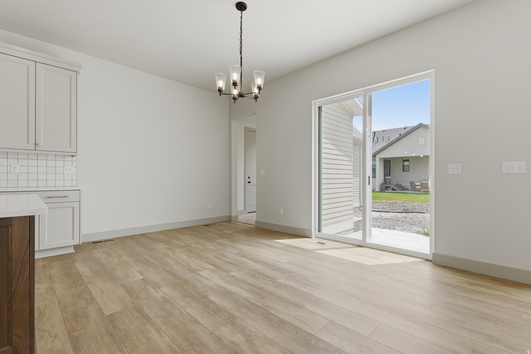 BEACON POINTE - Residential