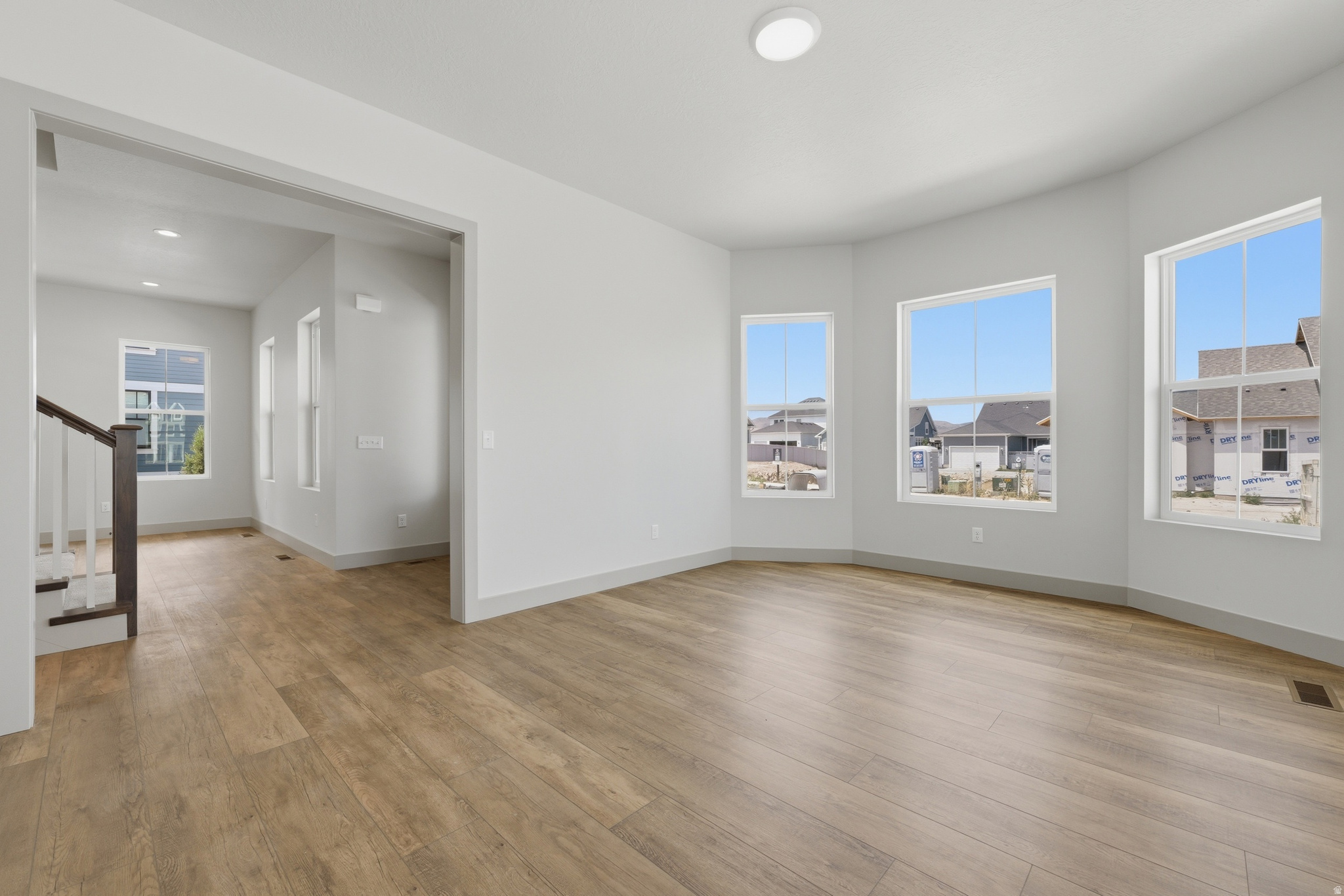 BEACON POINTE - Residential