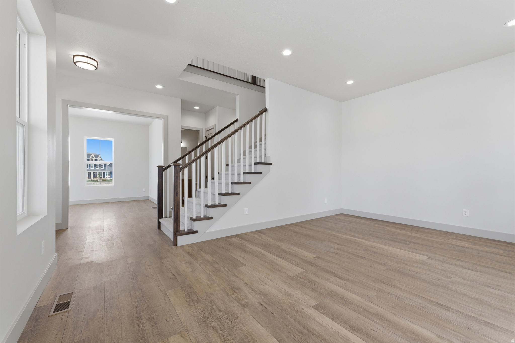 BEACON POINTE - Residential