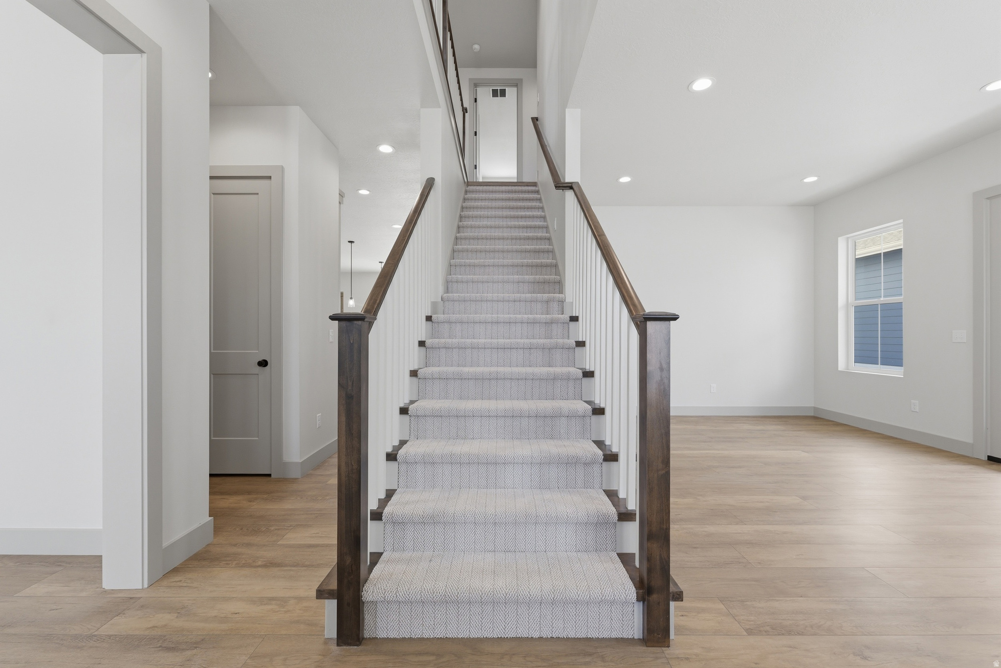 BEACON POINTE - Residential