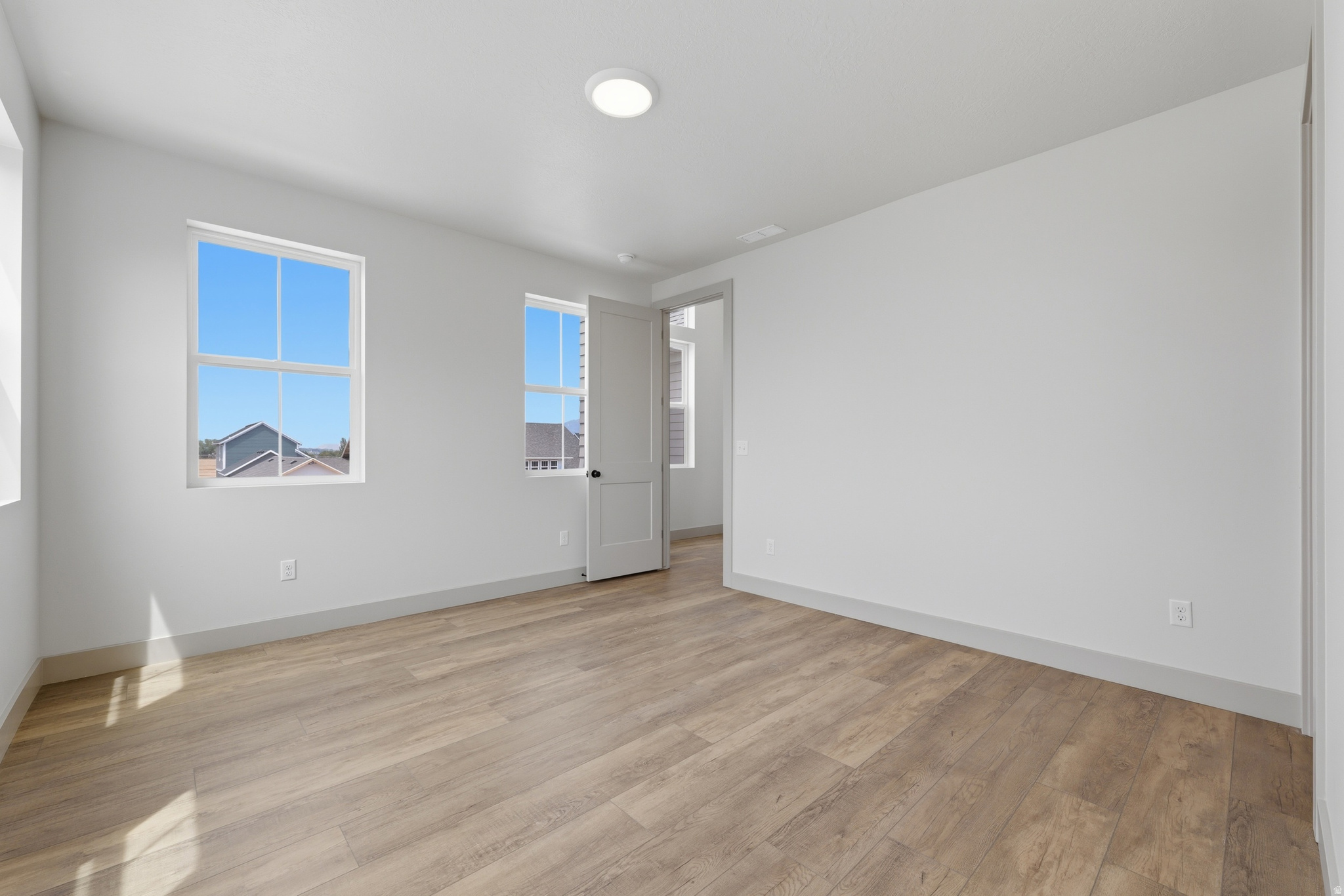 BEACON POINTE - Residential