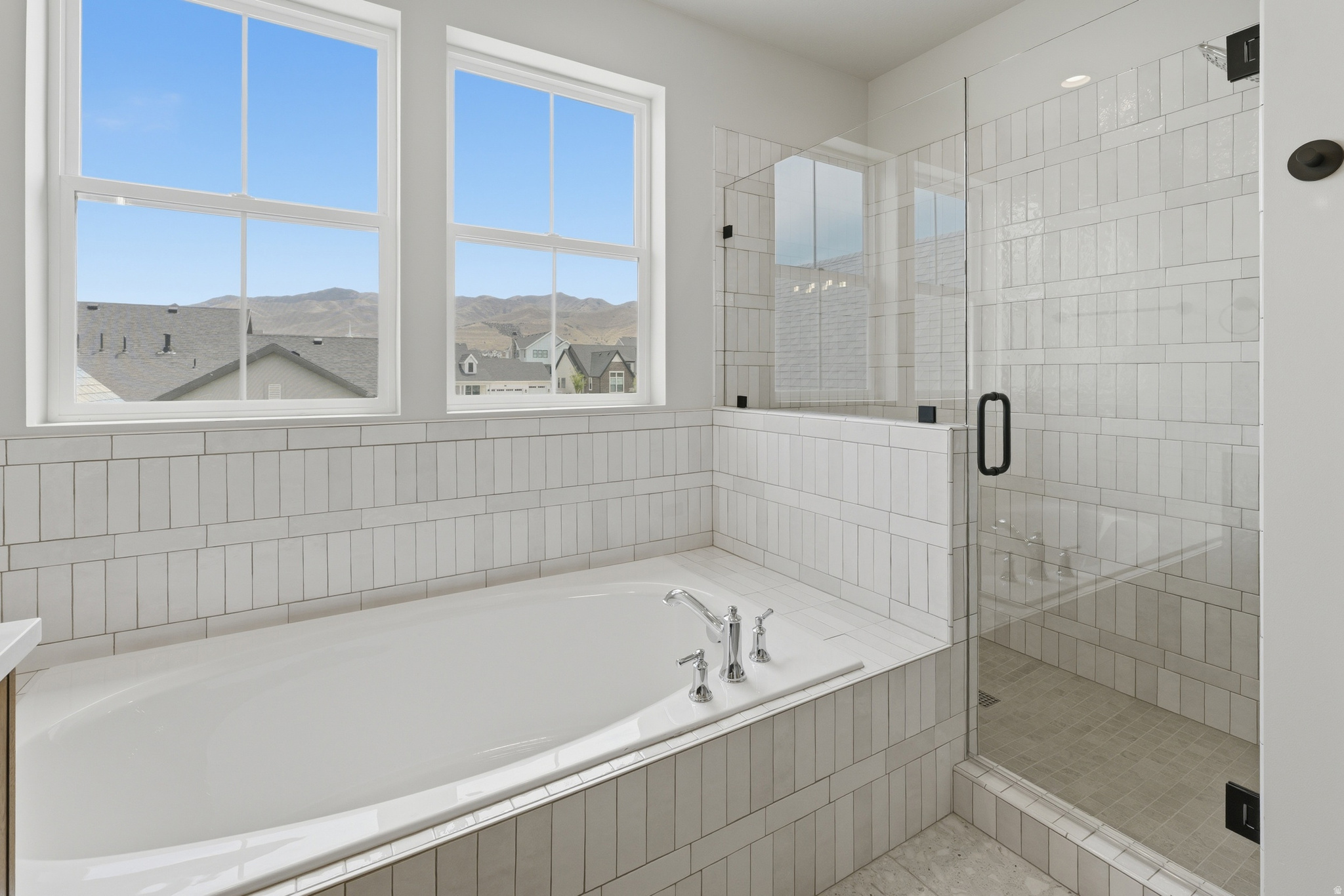 BEACON POINTE - Residential