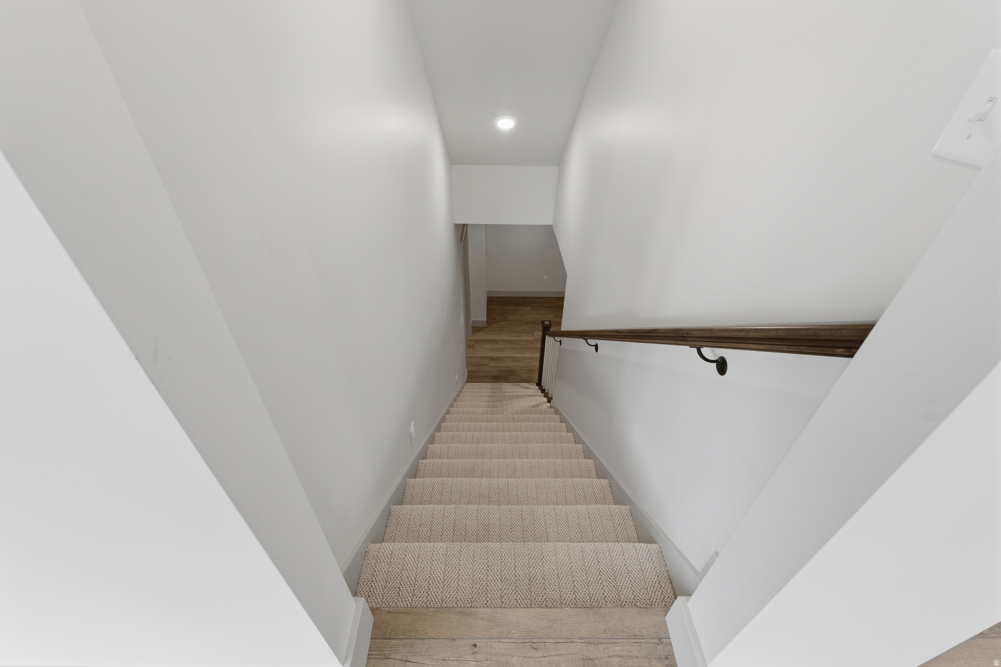 BEACON POINTE - Residential