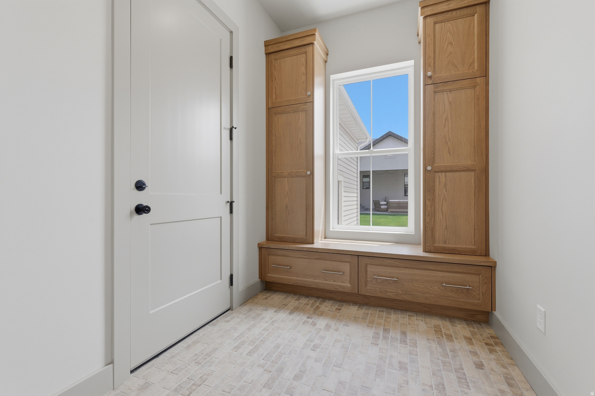 BEACON POINTE - Residential