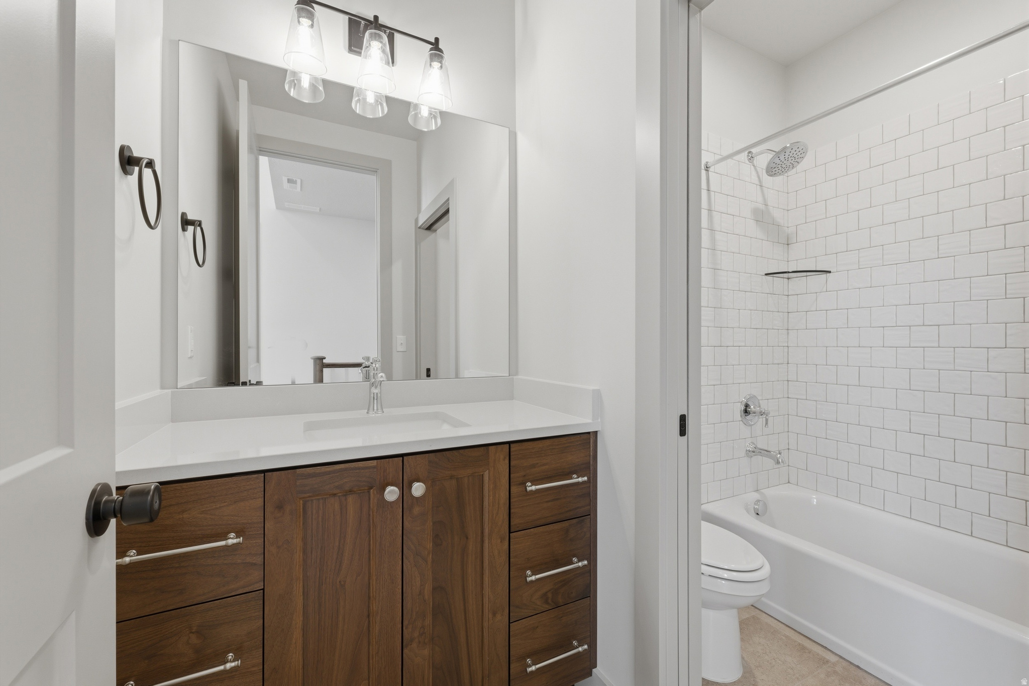 BEACON POINTE - Residential