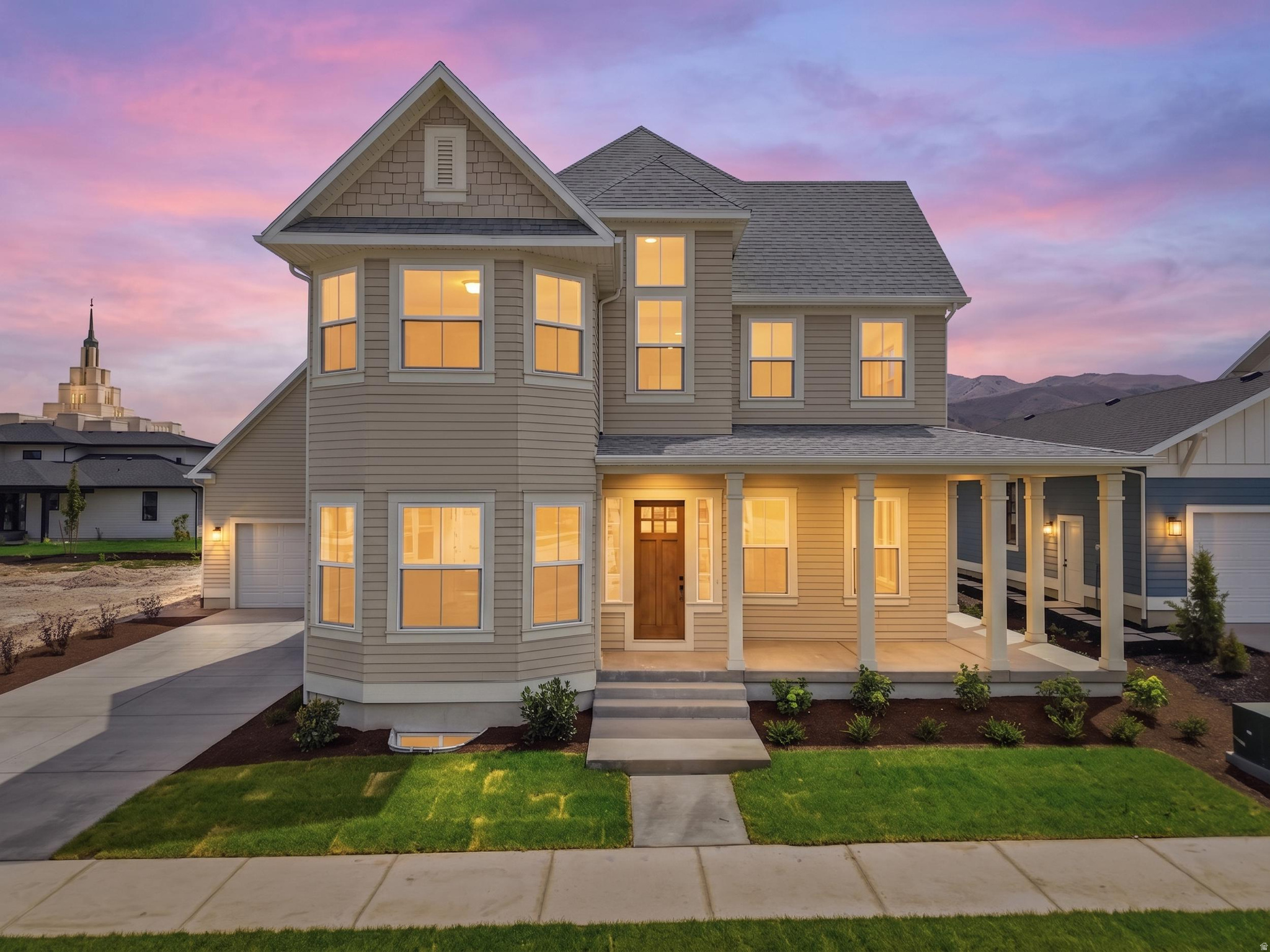 BEACON POINTE - Residential