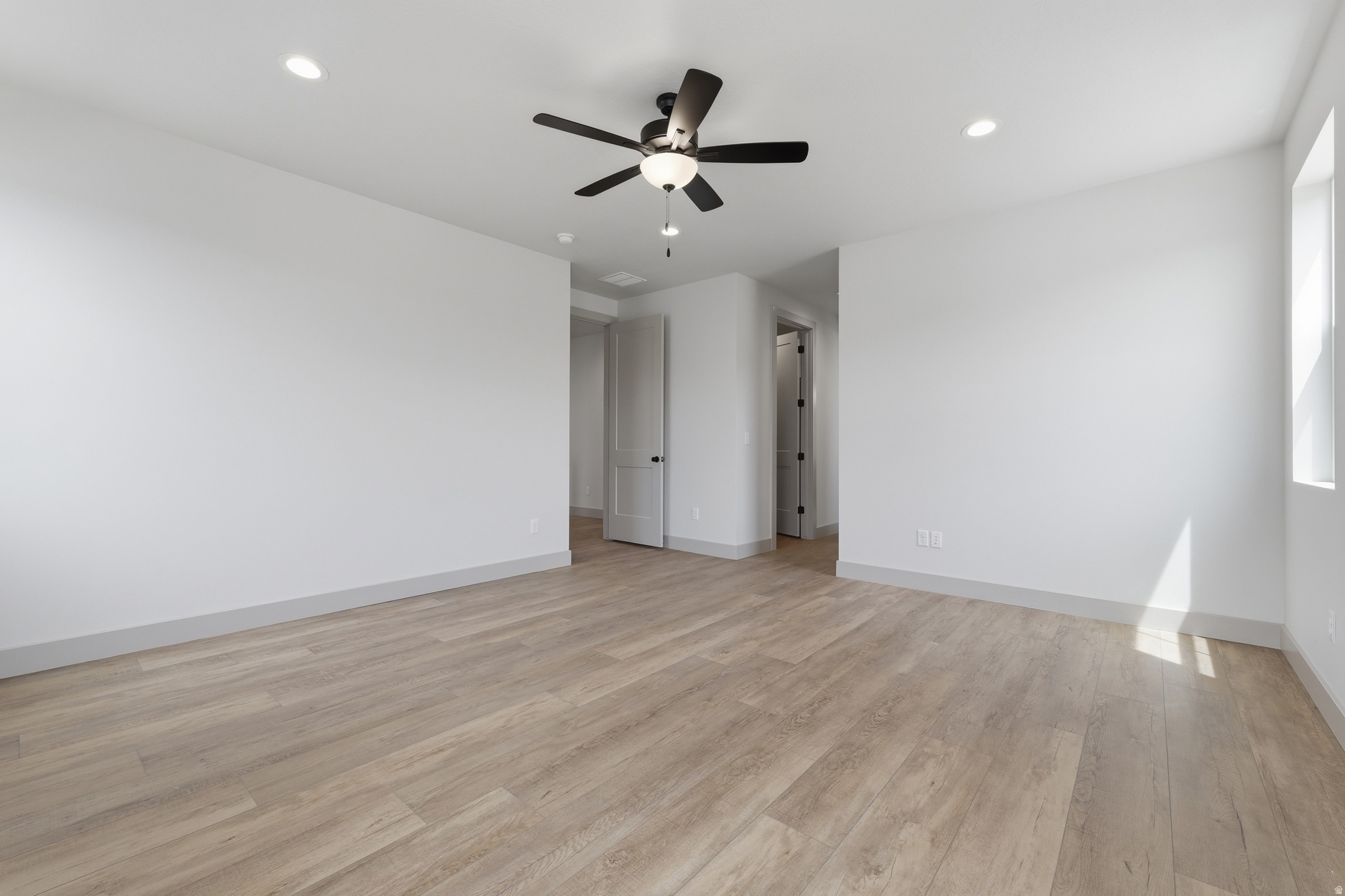 BEACON POINTE - Residential