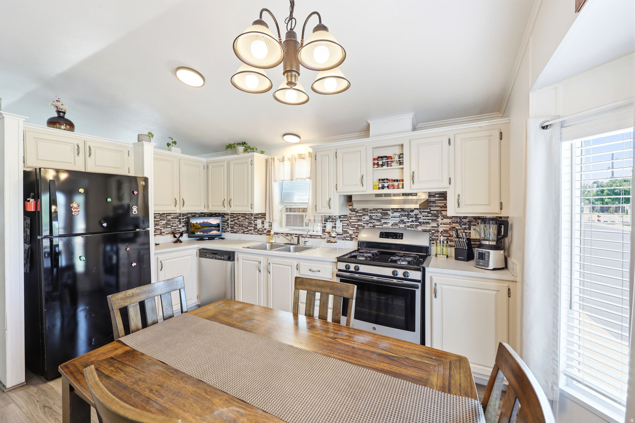 SOUTH SPRINGVILLE TERRACE - Residential