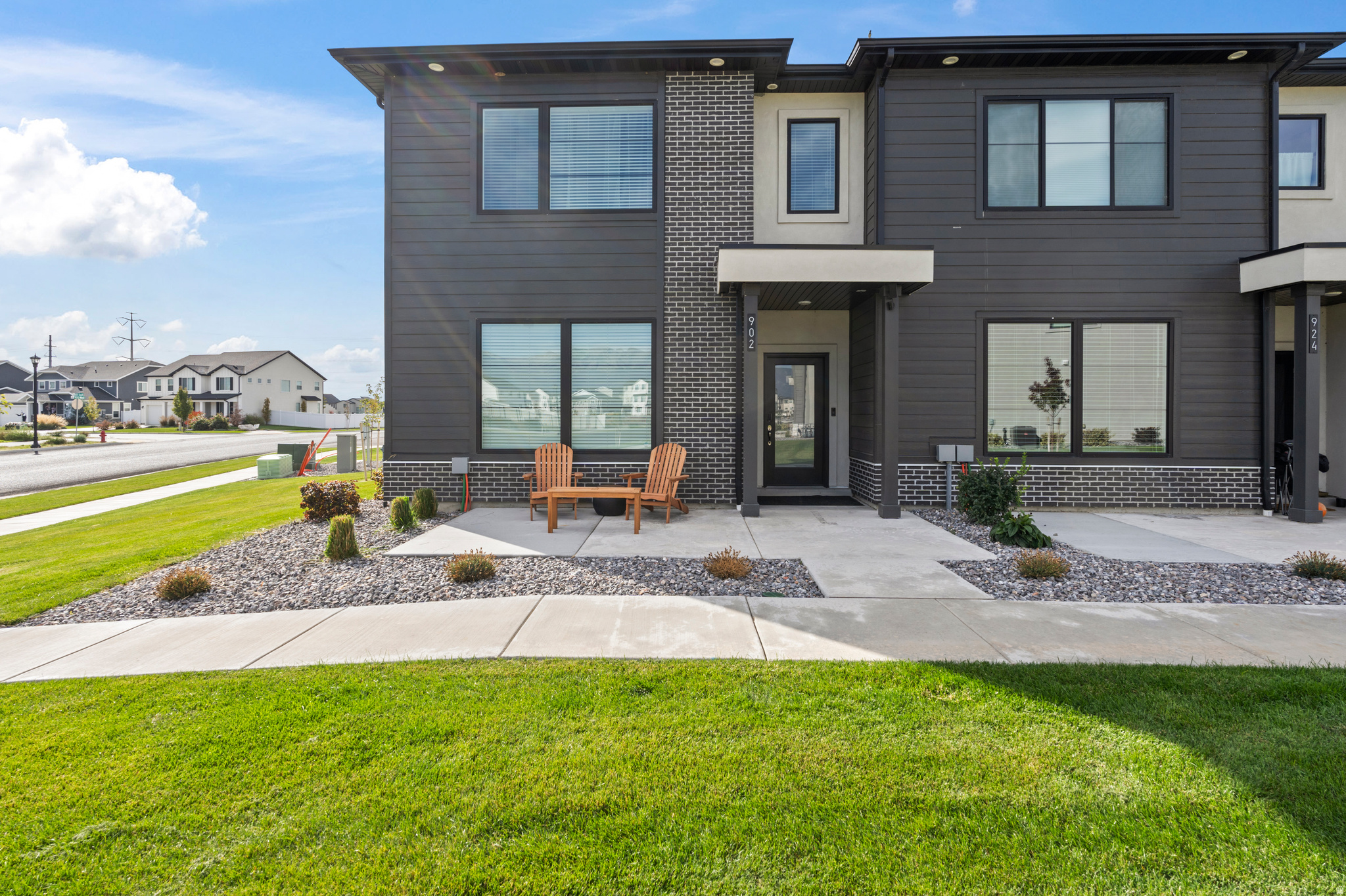 LAKESHORE LANDING - Residential