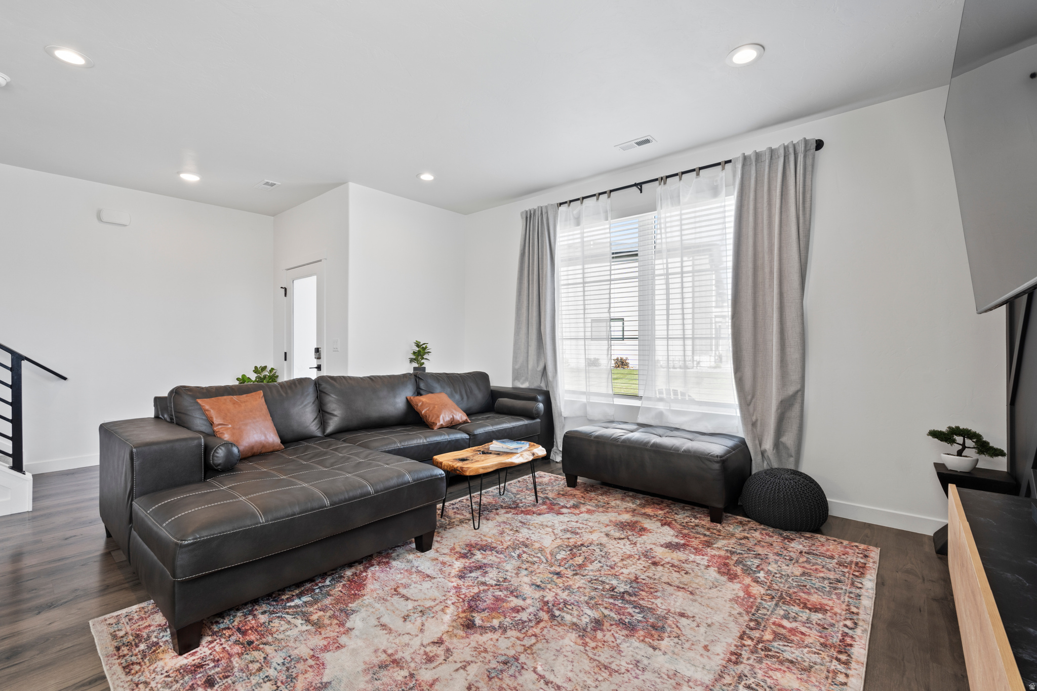 LAKESHORE LANDING - Residential