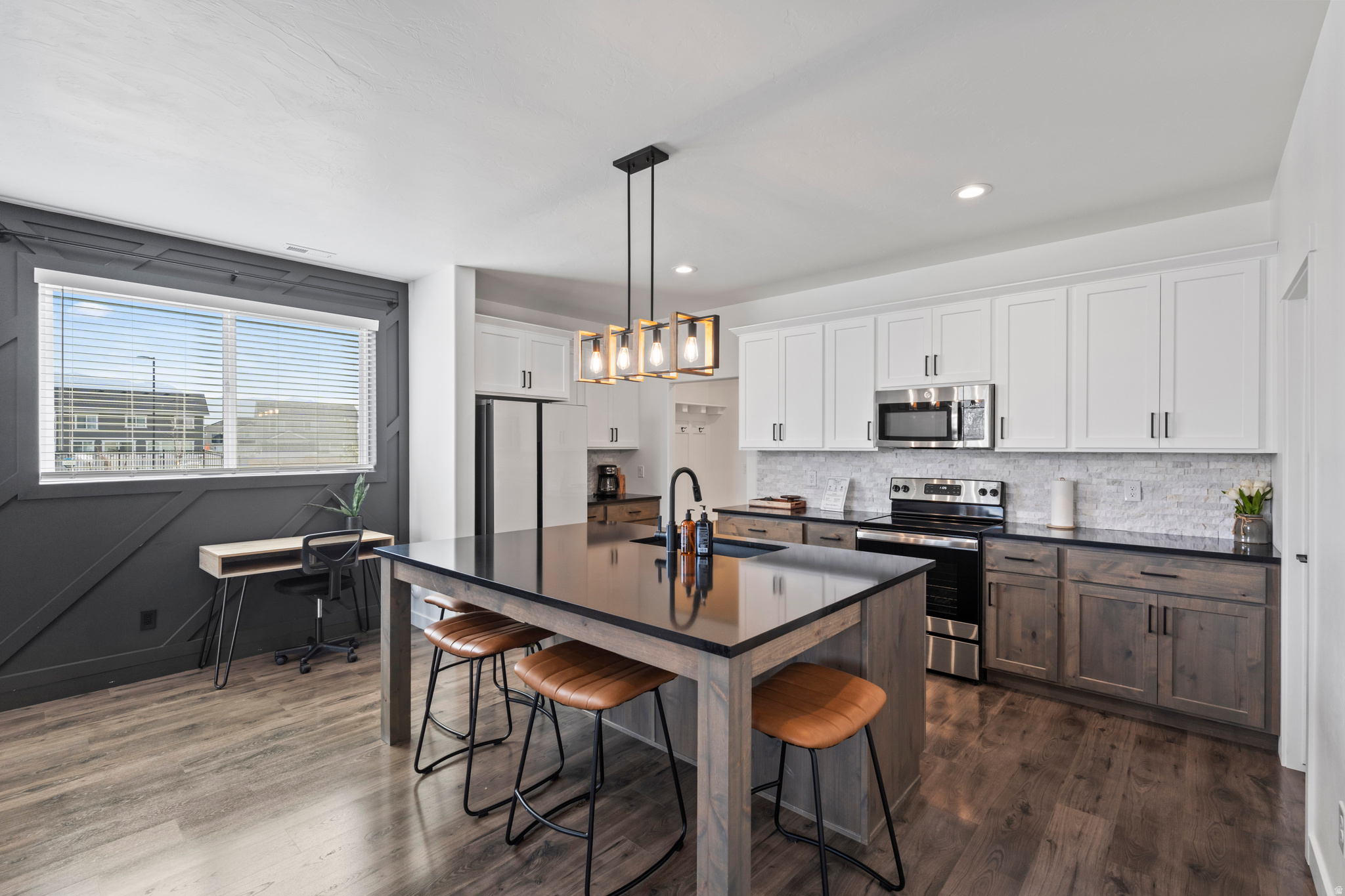 LAKESHORE LANDING - Residential