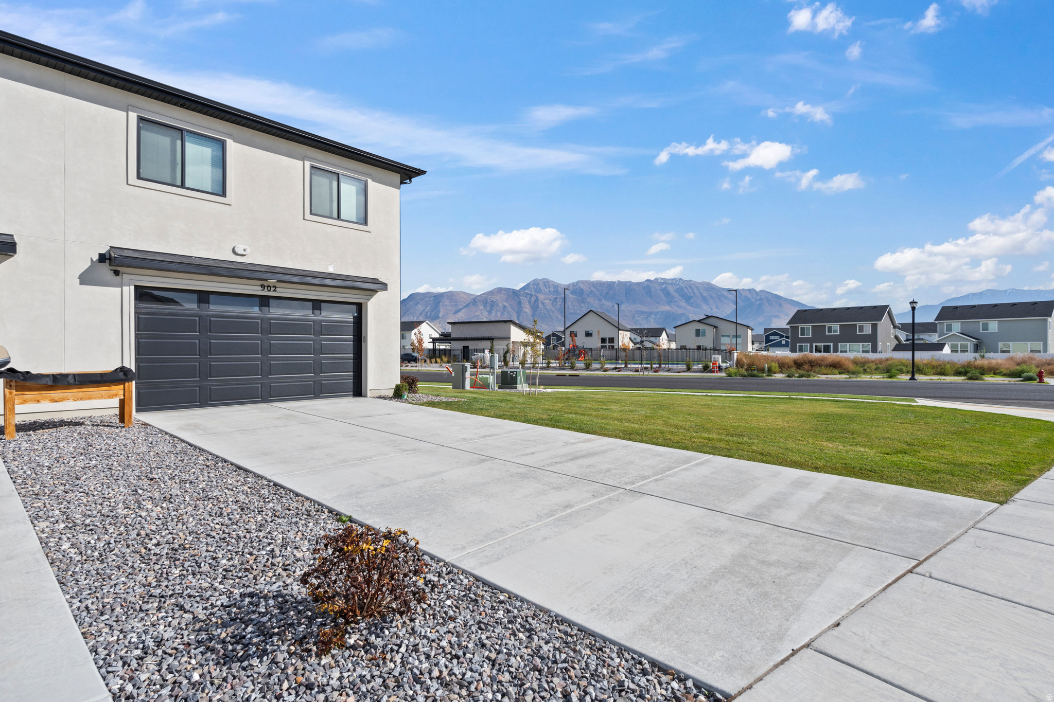 LAKESHORE LANDING - Residential