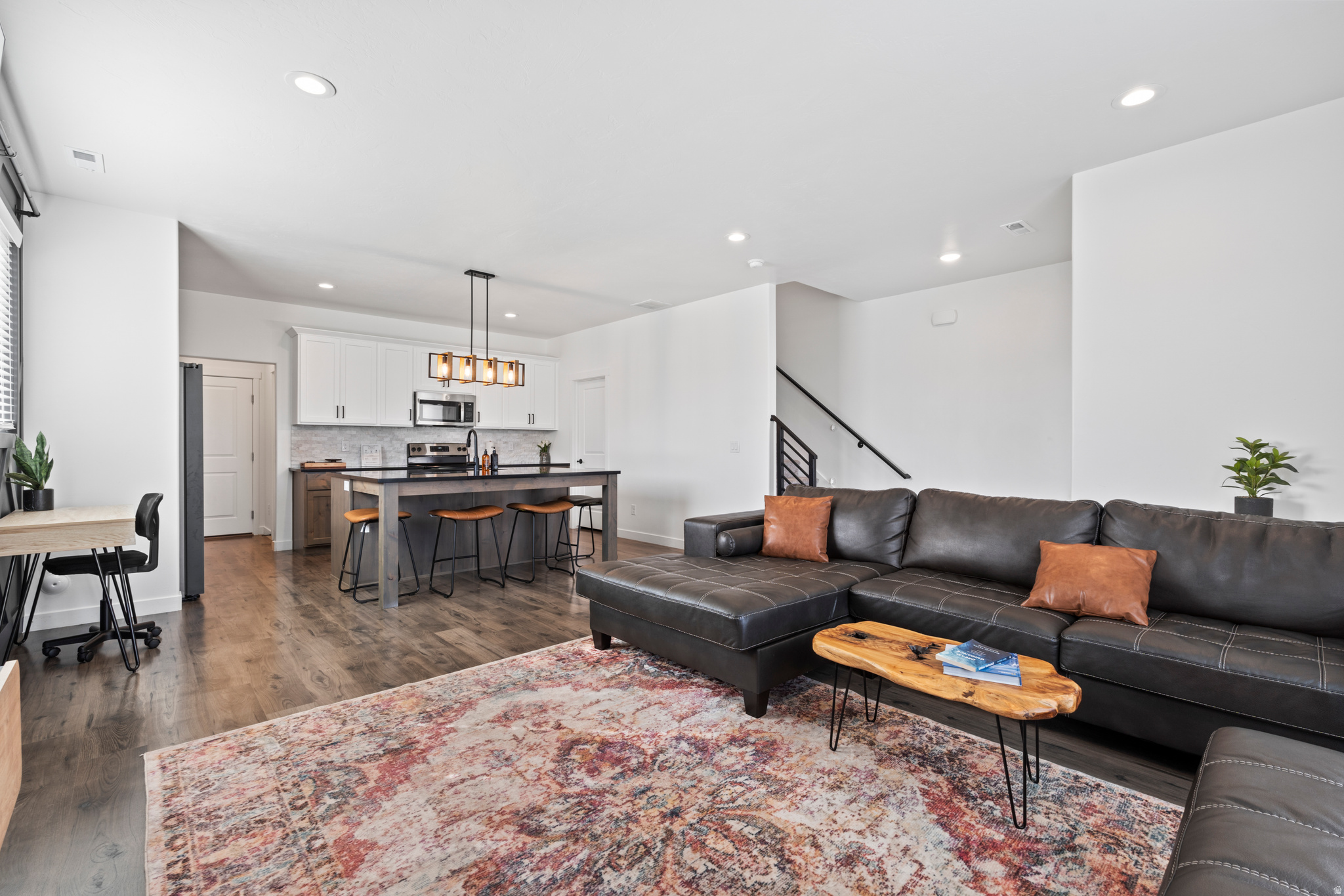 LAKESHORE LANDING - Residential