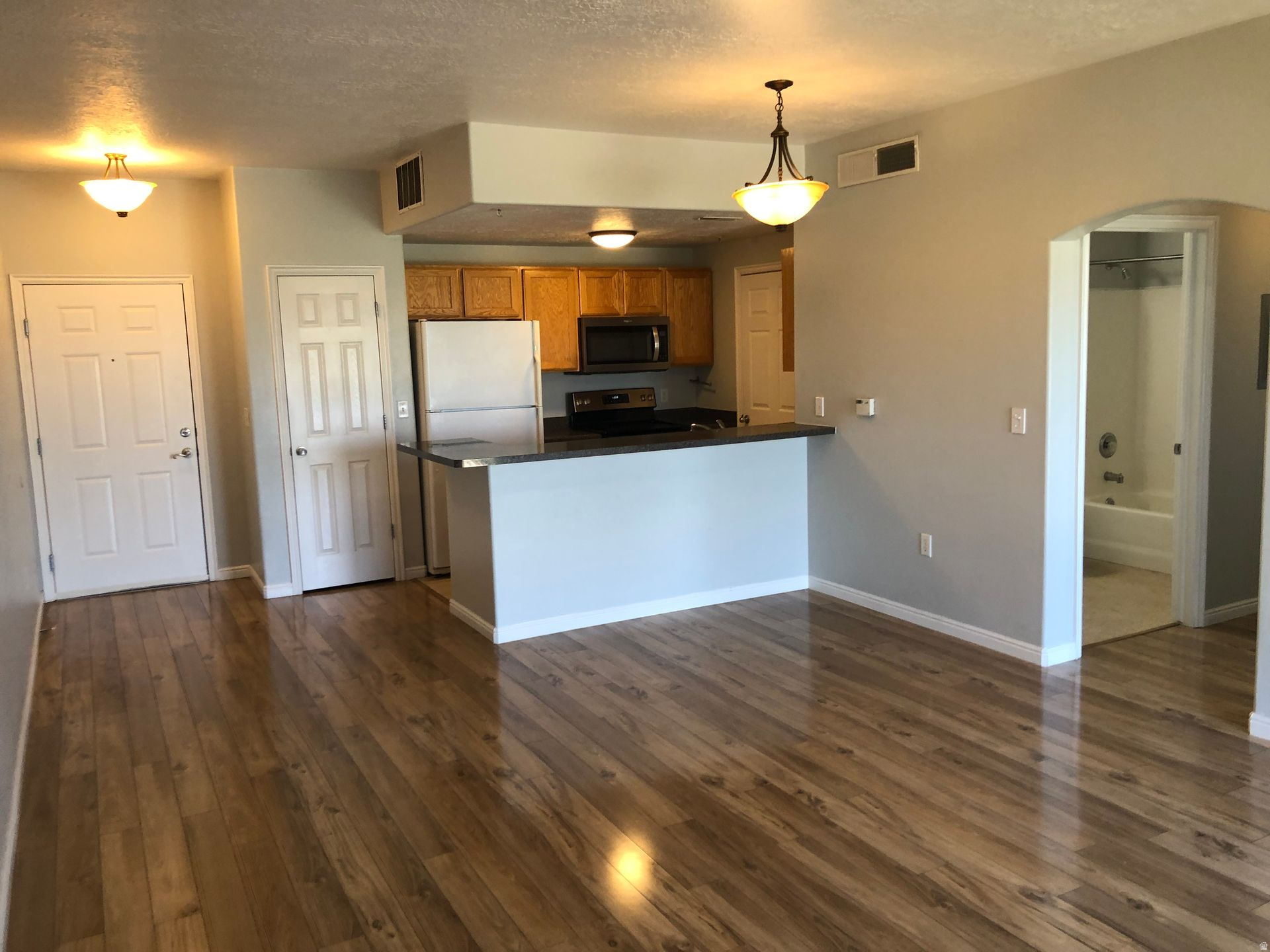 ALBION VILLAGE - Residential Lease