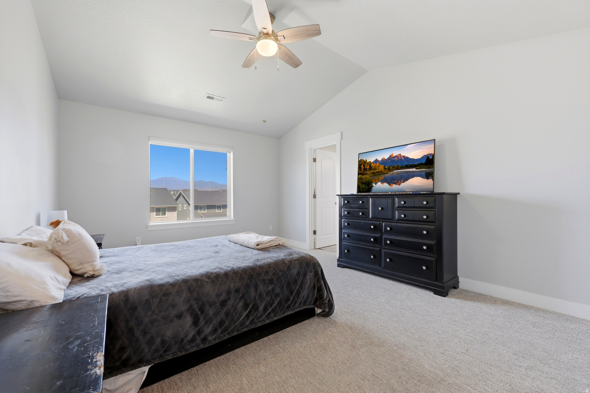 QUAIL HILL AT MT SARATOGA - Residential