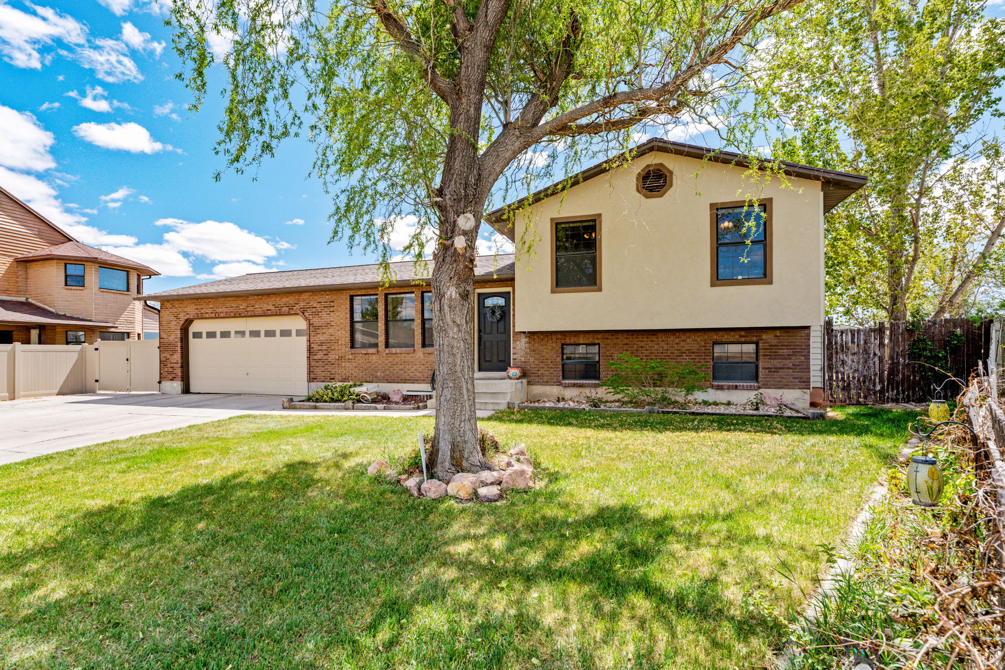 Move-in ready home in the quiet White Sage neighborhood in Delta. The home has lots of natural light, two family rooms, newer flooring and newer appliances that are included. The back yard is fully fenced and has shade trees and a patio. Additional storage room in the garage.  Lots of extra parking for vehicles and trailers. Located close to a park and the hospital. School kids are picked up at a nearby location to be bussed to school.